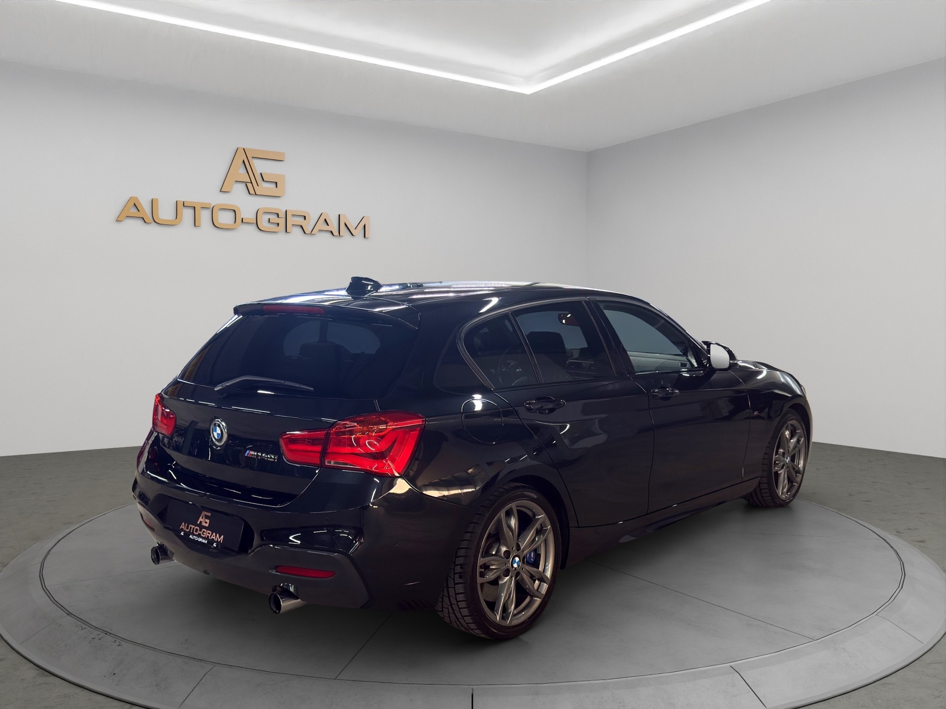 BMW M140i xDrive Steptronic-image-4