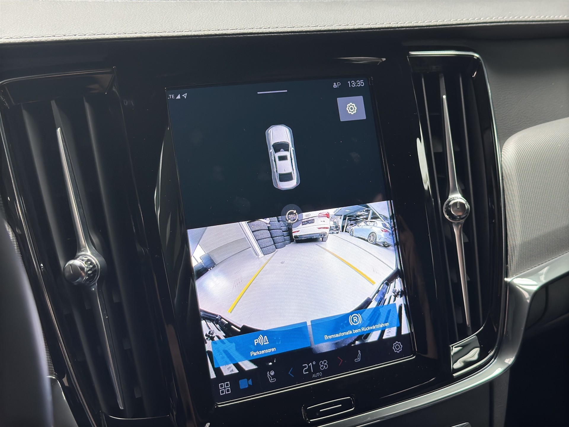 VOLVO S90 T8 AWD Plug in Hybrid Ultimate Dark Geartronic-image-13