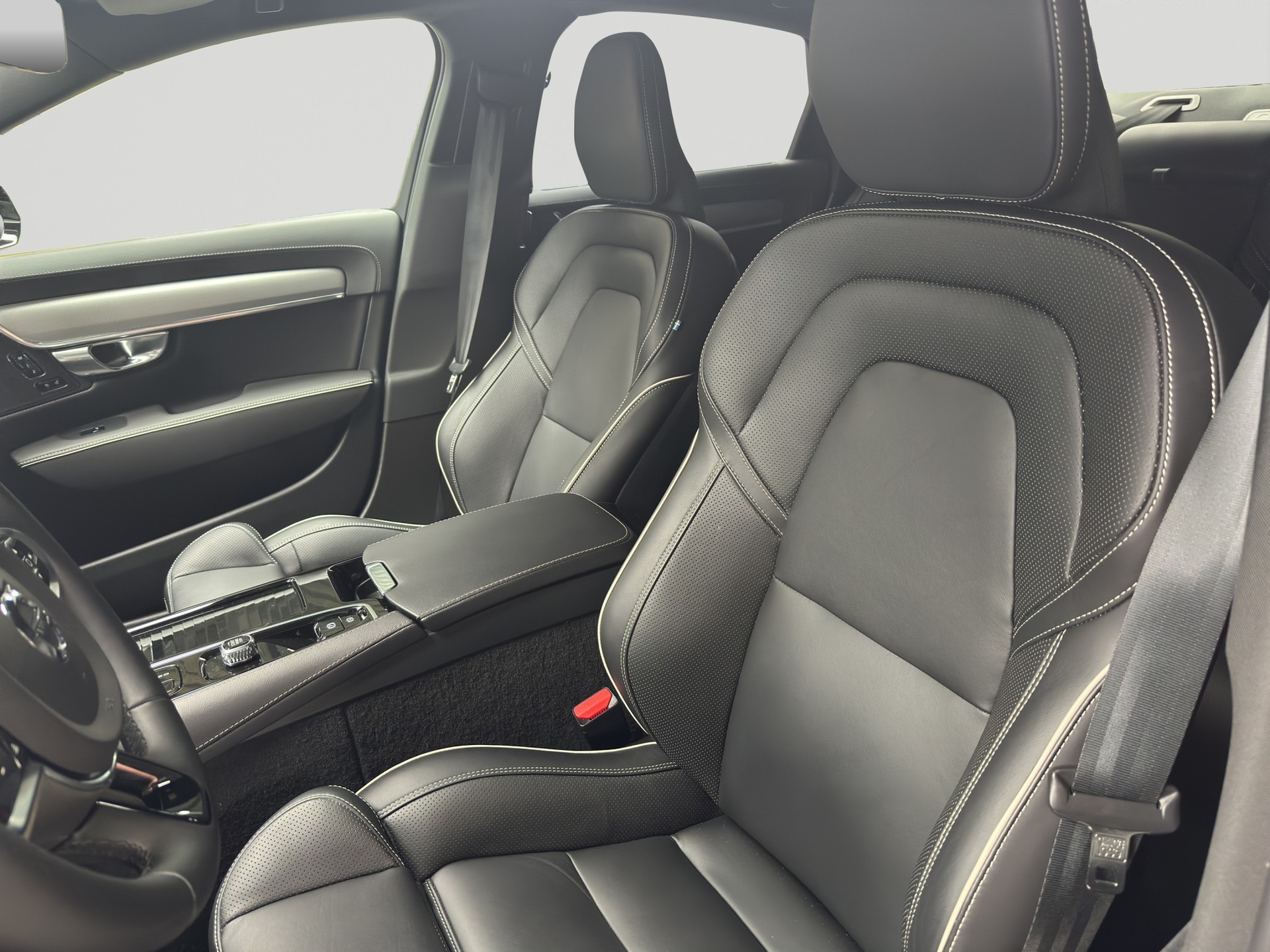 VOLVO S90 T8 AWD Plug in Hybrid Ultimate Dark Geartronic-image-5
