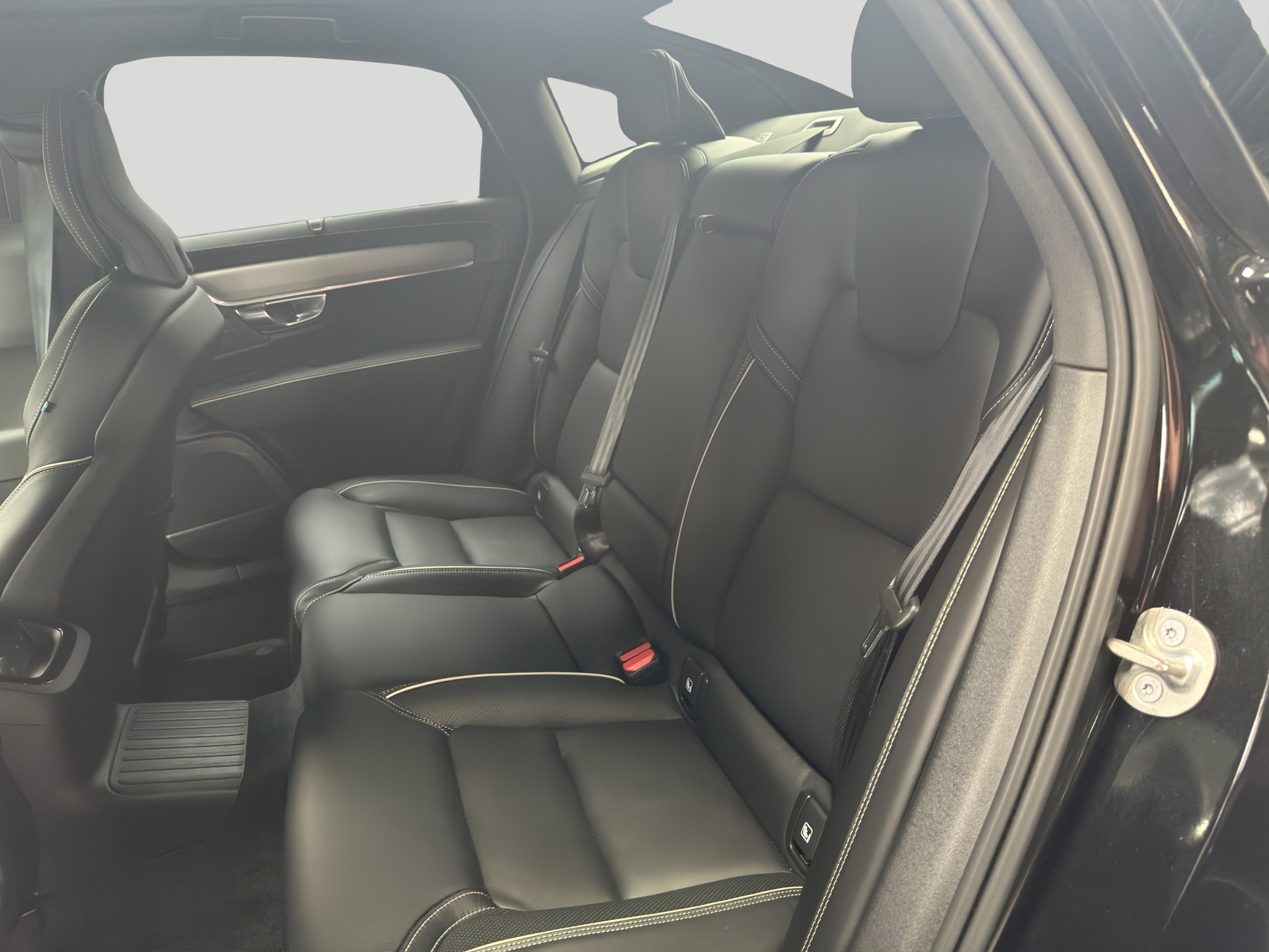 VOLVO S90 T8 AWD Plug in Hybrid Ultimate Dark Geartronic-image-7