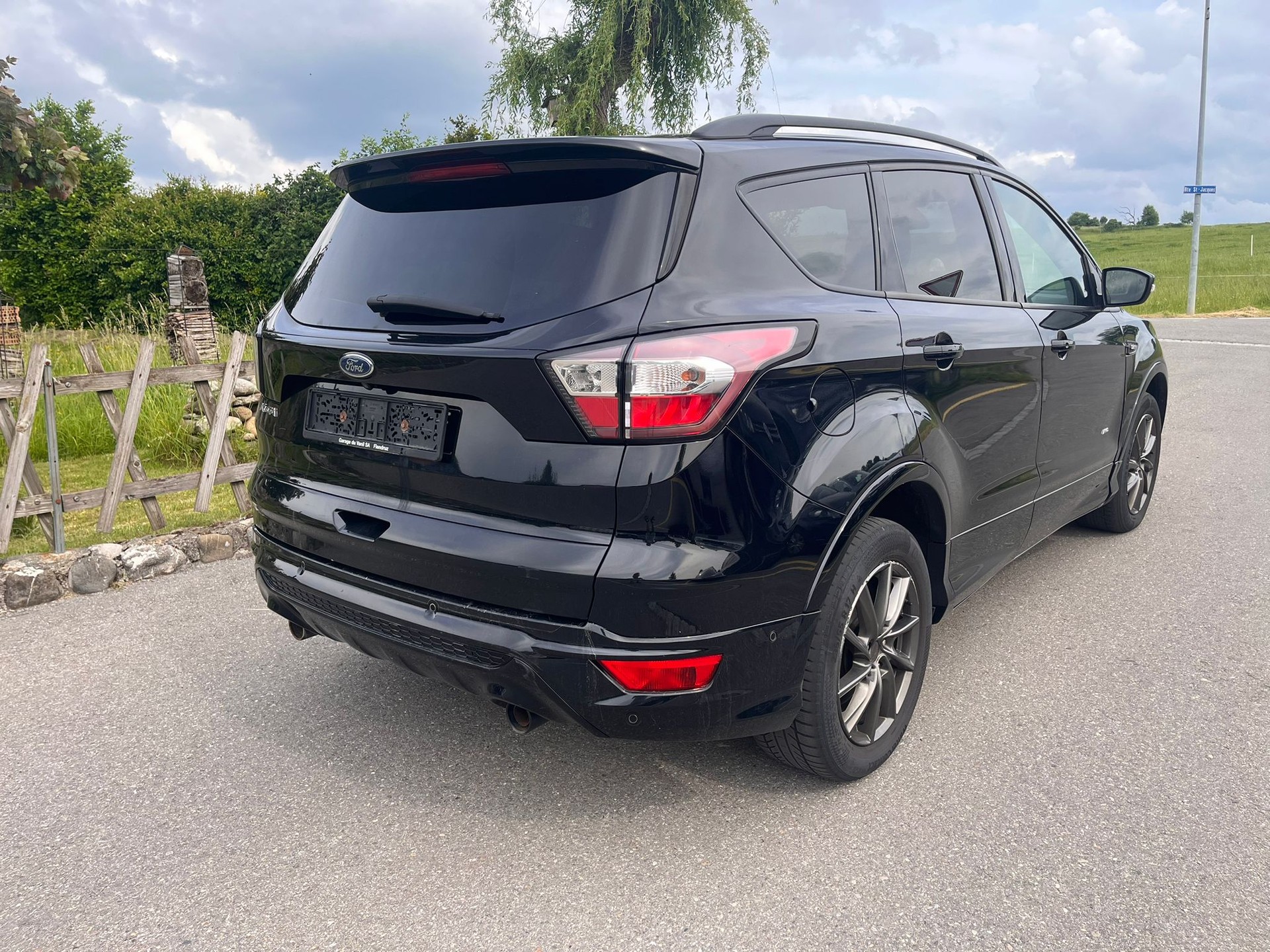 FORD FORD Kuga-showroom-element-3