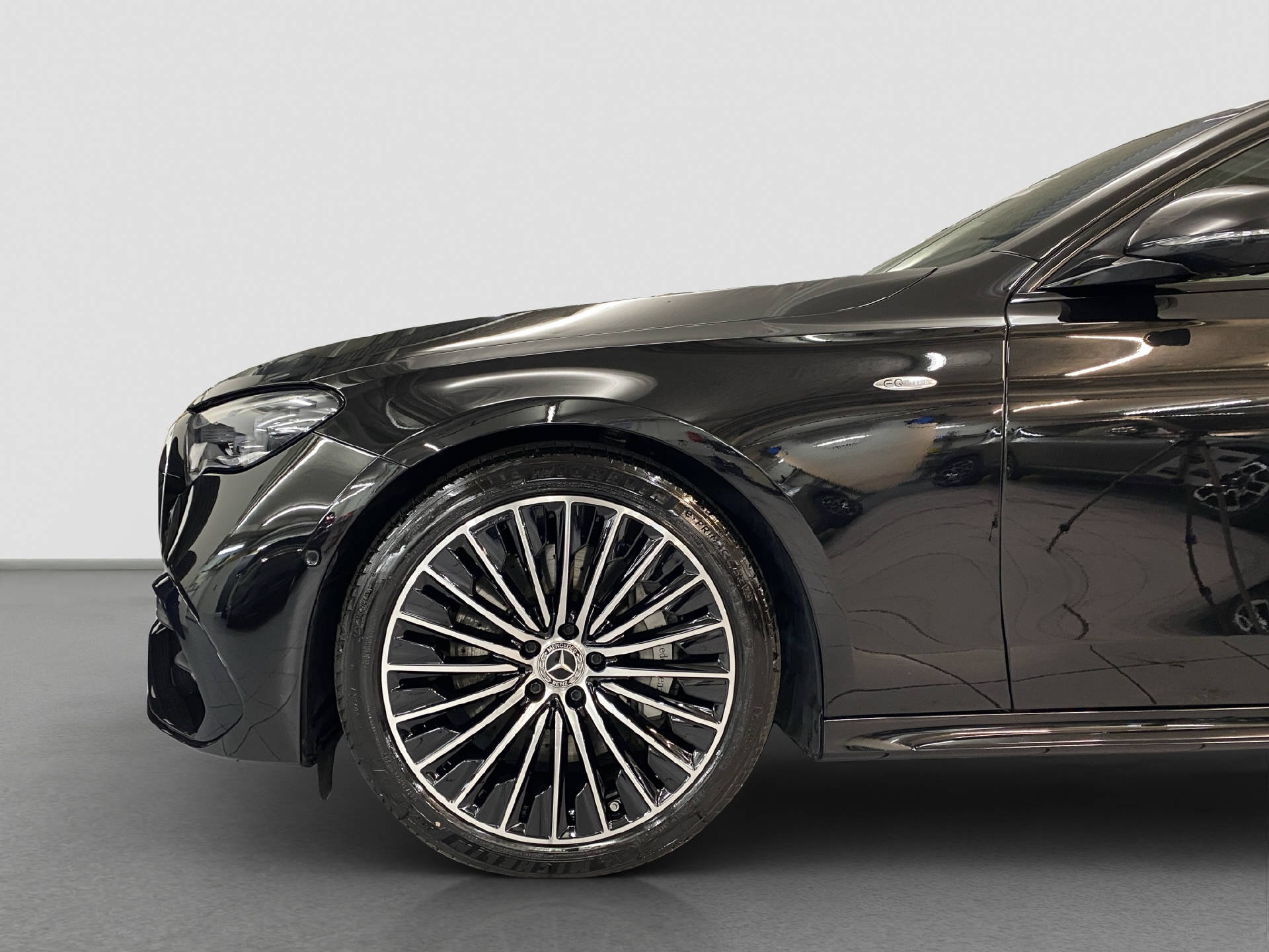 MERCEDES-BENZ E 300 de AMG Line 4matic Kombi-image-5