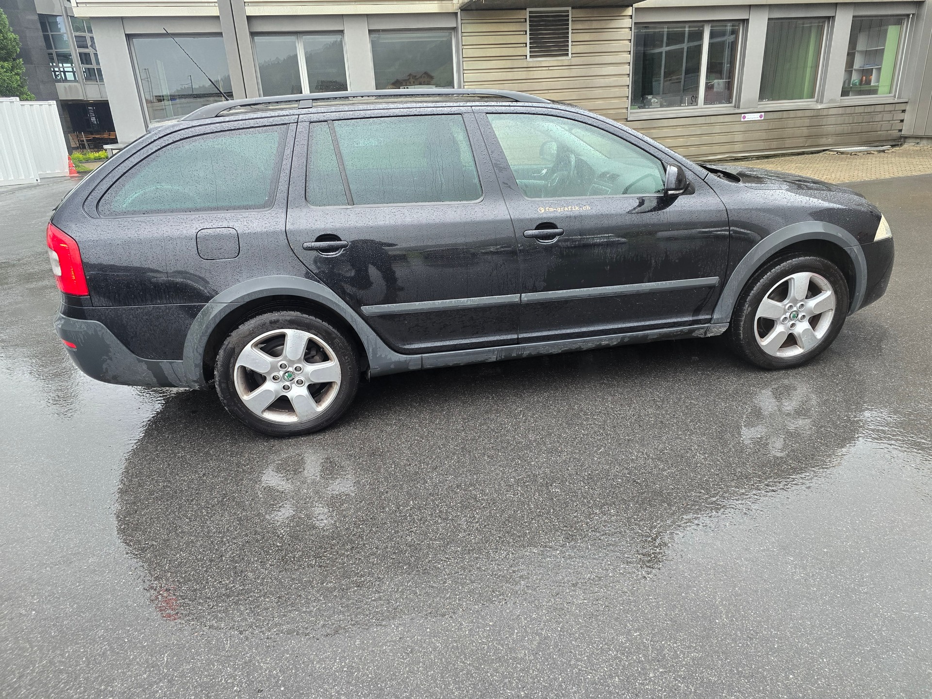 SKODA Octavia Scout 2.0 TDI 4x4-image-5