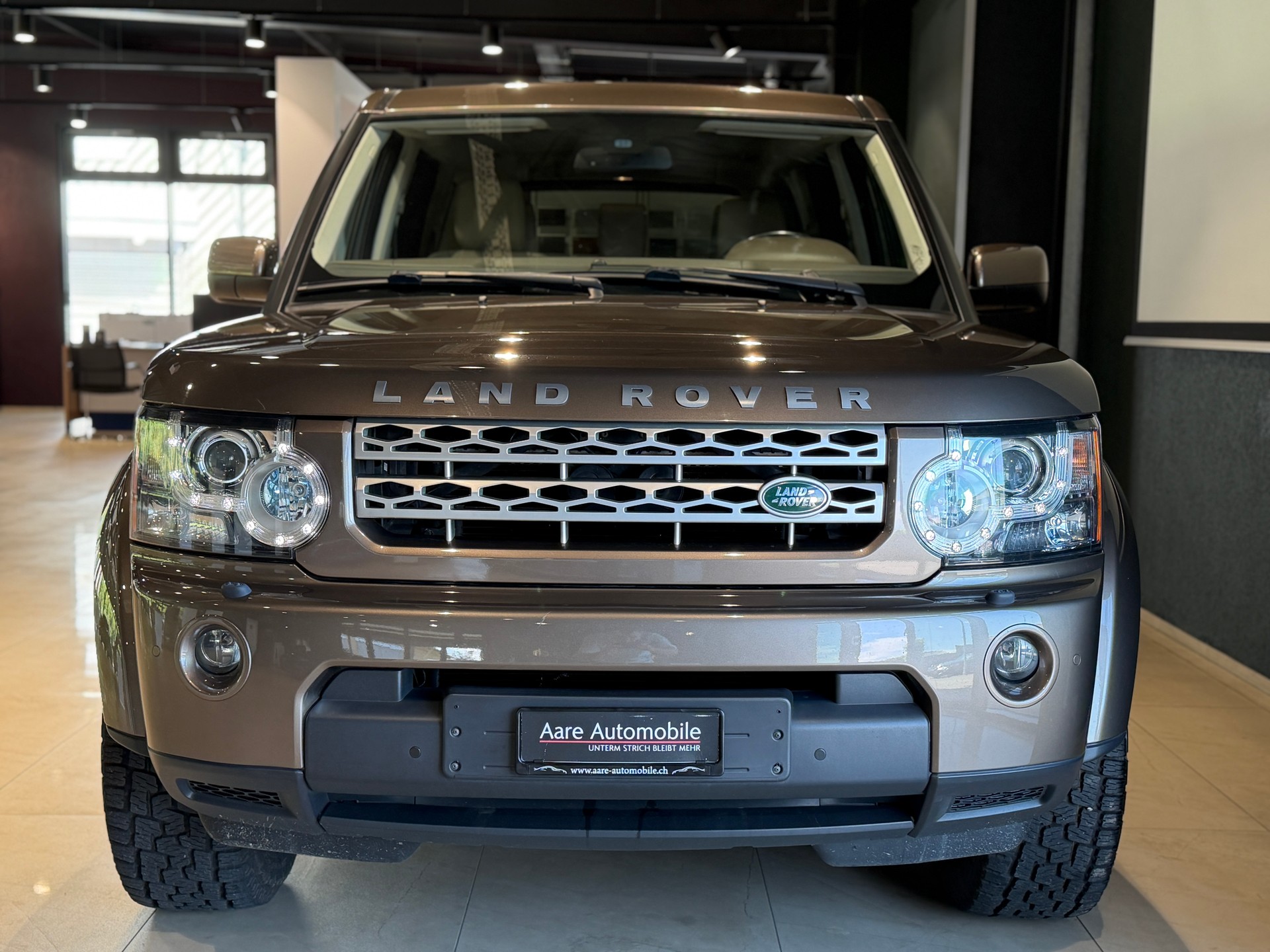 LAND ROVER Discovery 4 3.0 SDV6 HSE Automatic-showroom-element-1