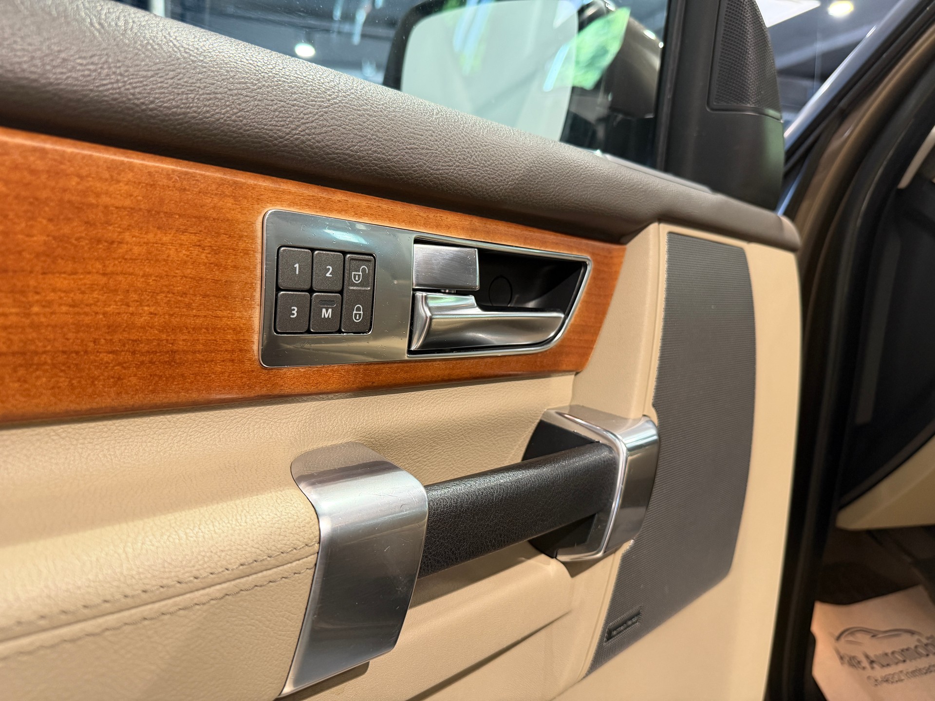 LAND ROVER Discovery 4 3.0 SDV6 HSE Automatic-image-13