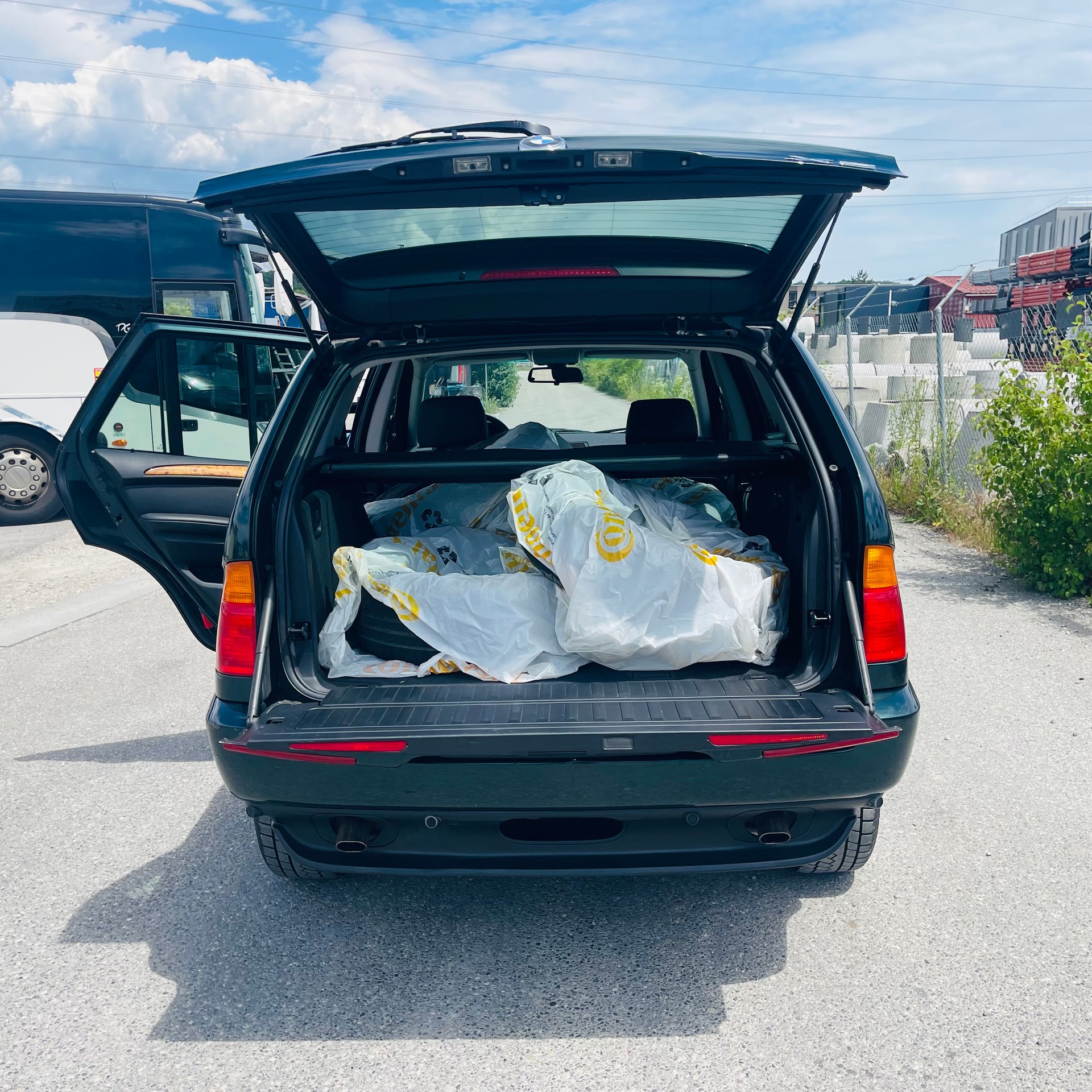 BMW X5 3.0i-image-6