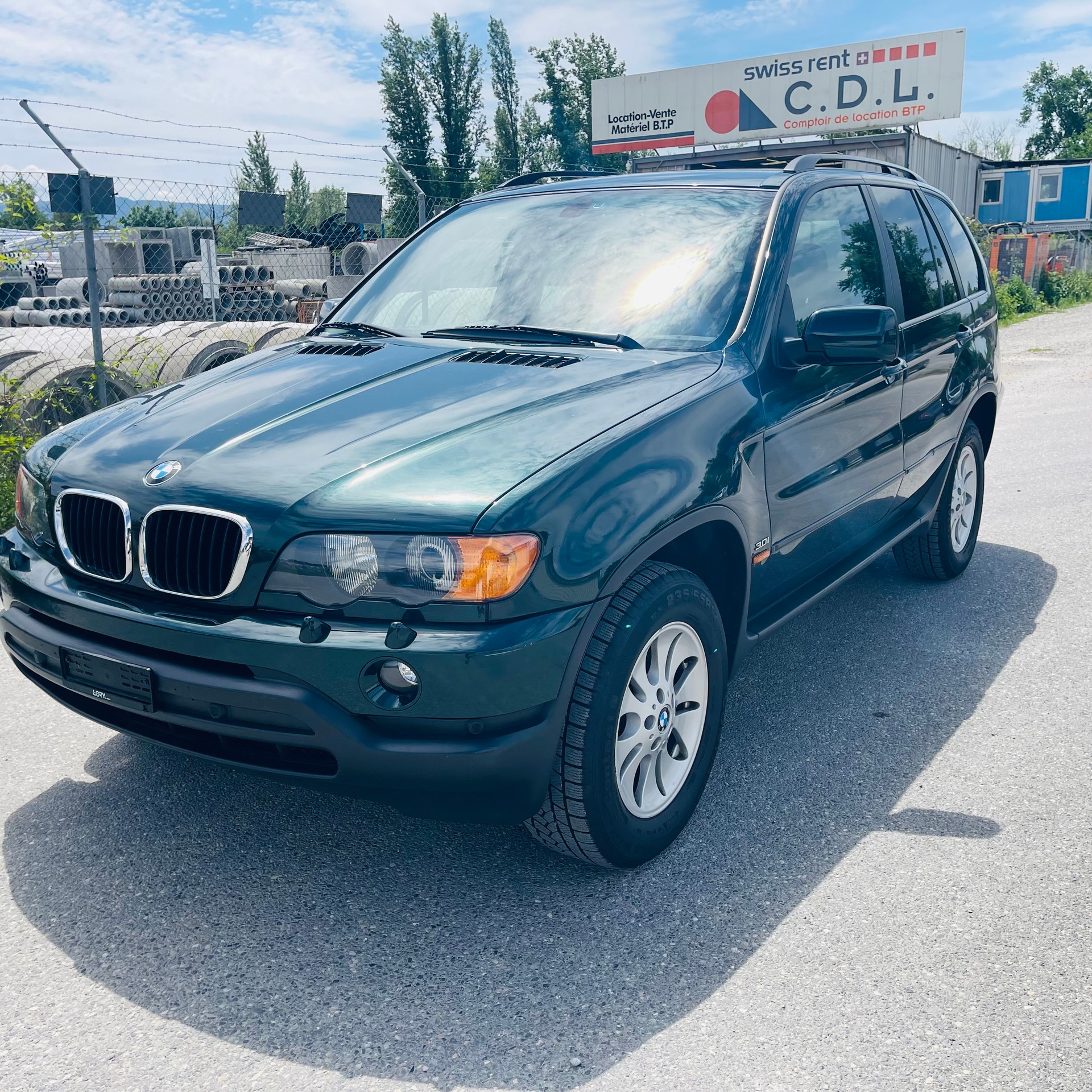 BMW X5 3.0i-image-2