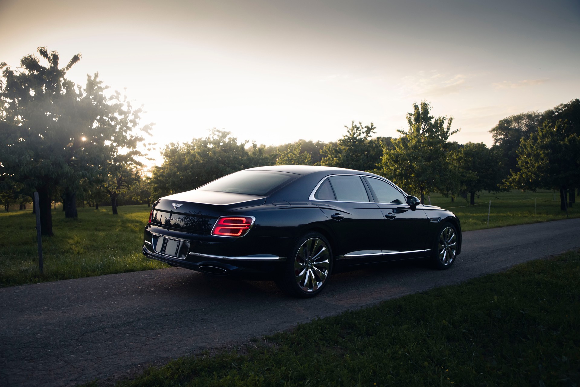 BENTLEY 6.0 W12 Mulliner-image-5