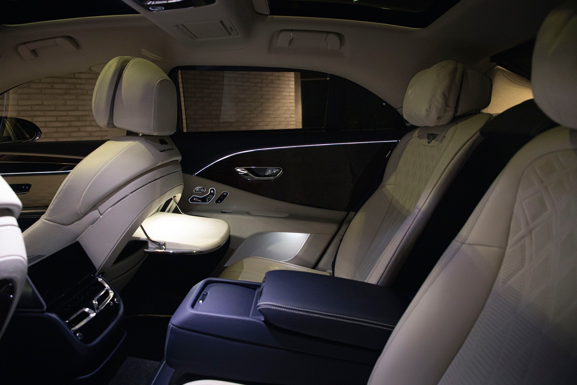 BENTLEY 6.0 W12 Mulliner-image-10