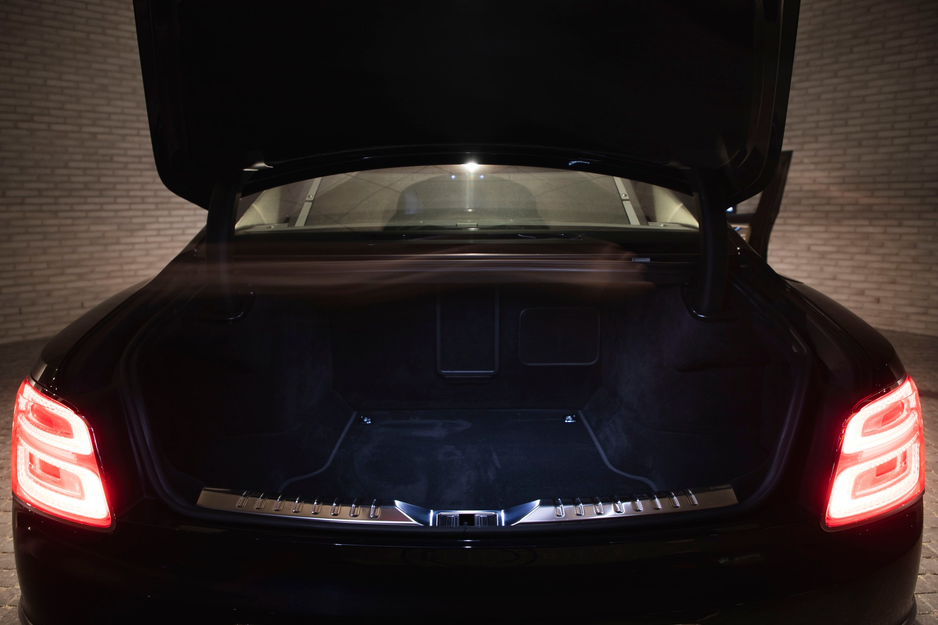 BENTLEY 6.0 W12 Mulliner-image-11