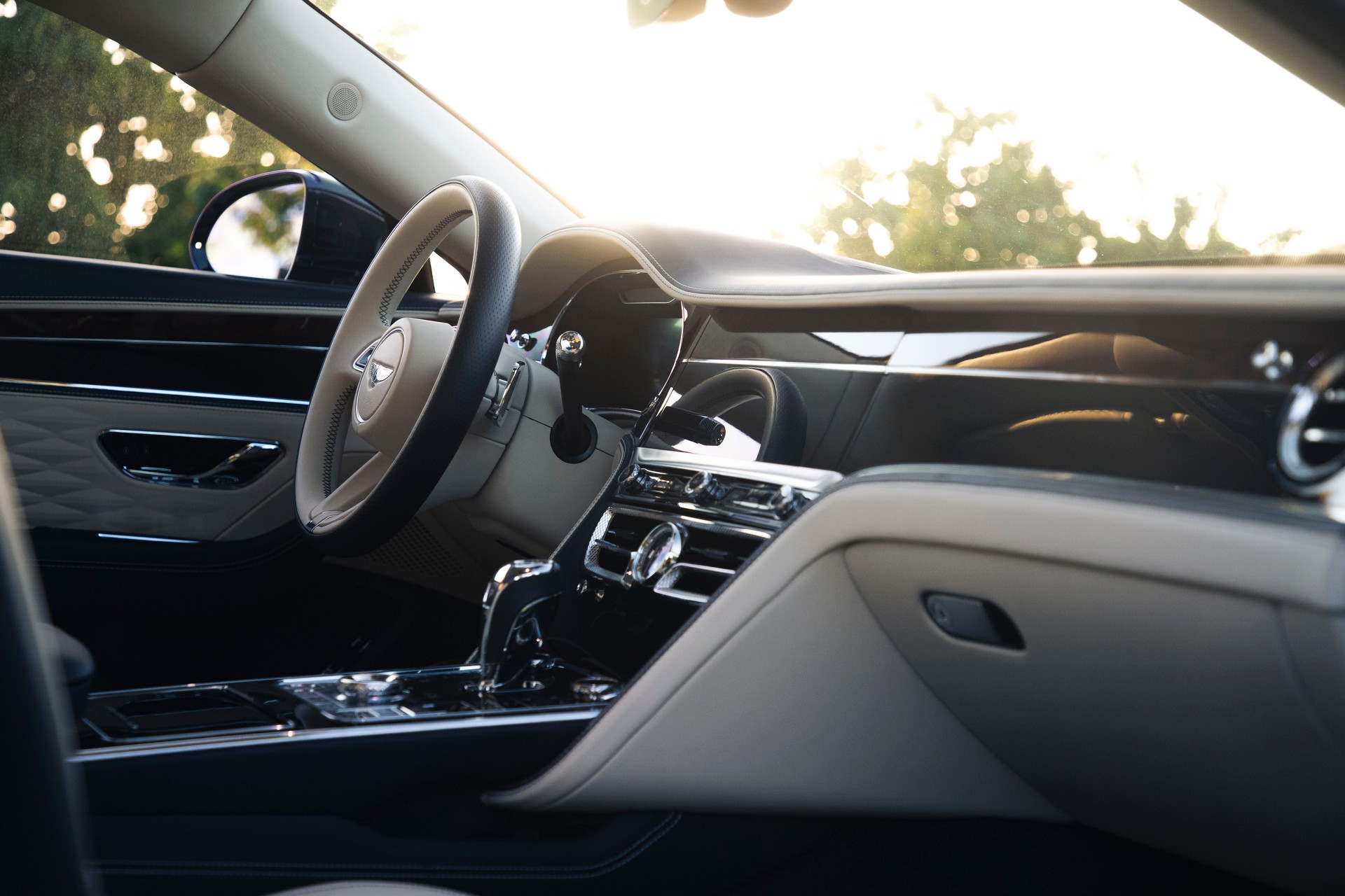 BENTLEY 6.0 W12 Mulliner-image-7