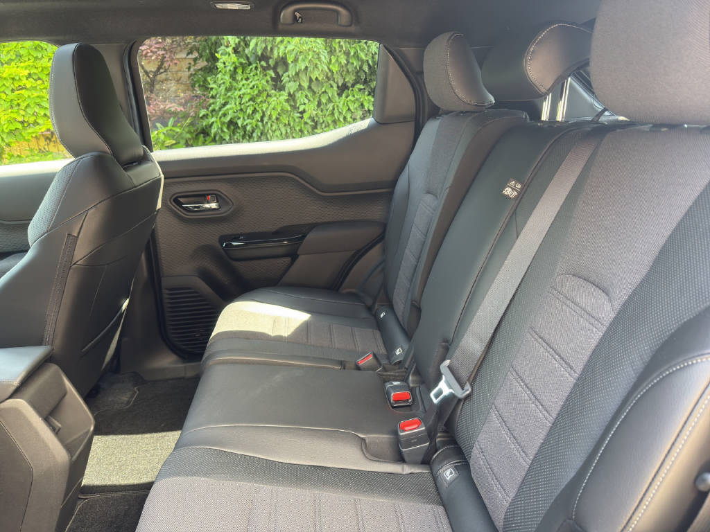 TOYOTA Urban Cruiser Premium AWD-image-14