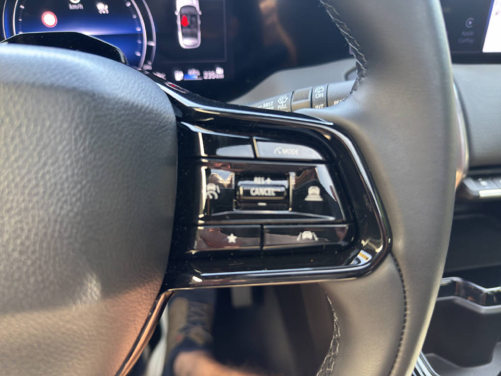 TOYOTA Urban Cruiser Premium AWD-image-9