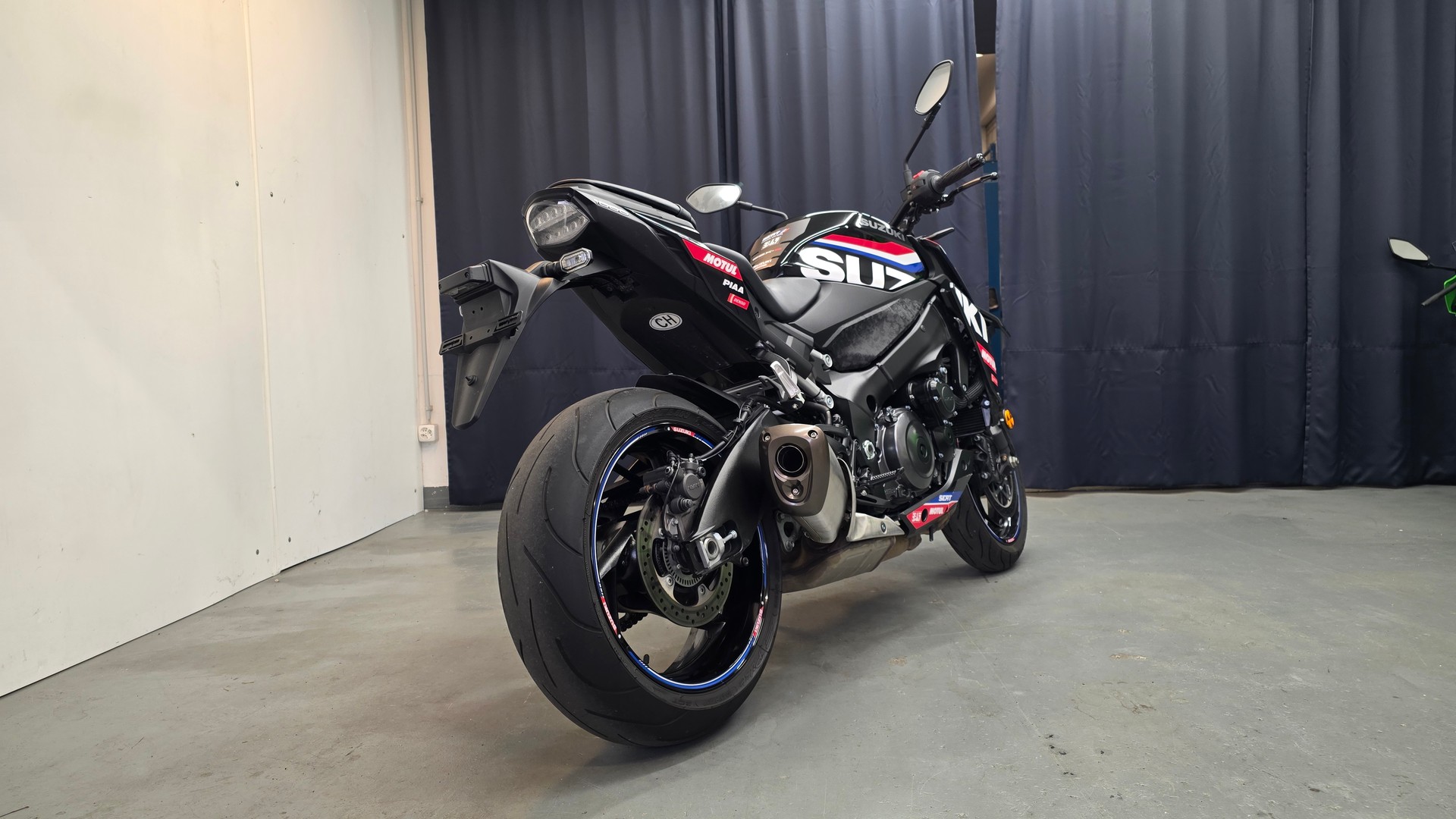 SUZUKI GSX-S 1000-image-2