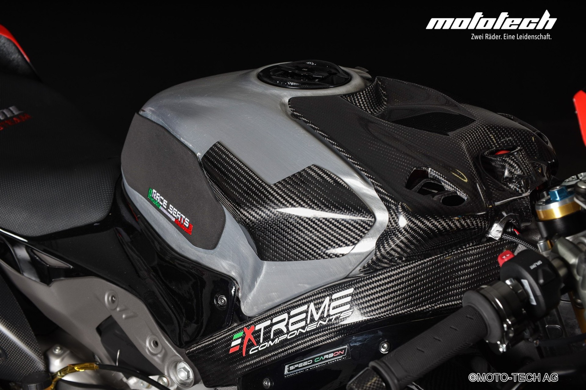 DUCATI Panigale V4 RACEBIKE-image-8
