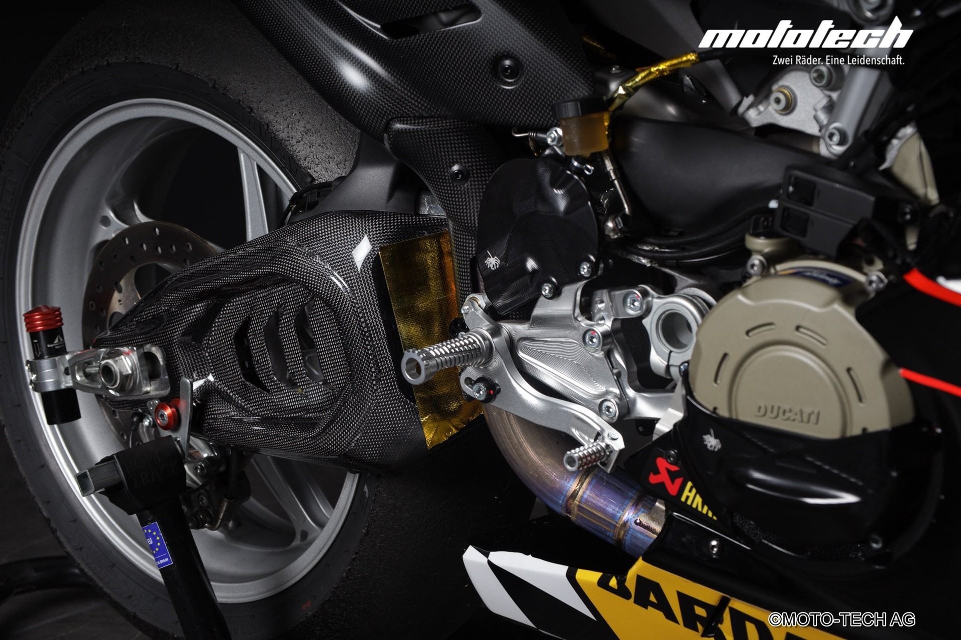 DUCATI Panigale V4 RACEBIKE-image-7