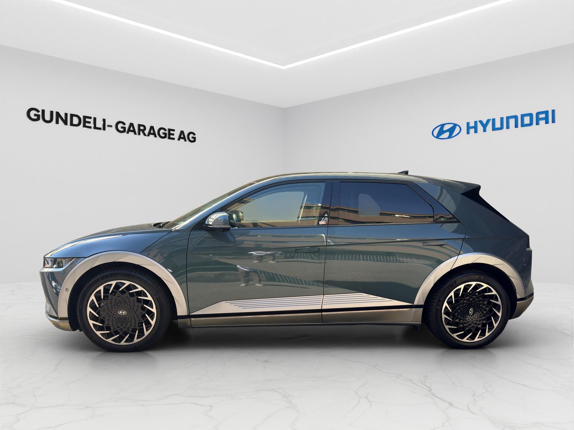 HYUNDAI Ioniq 5 72kWh Vertex 4WD-showroom-element-1