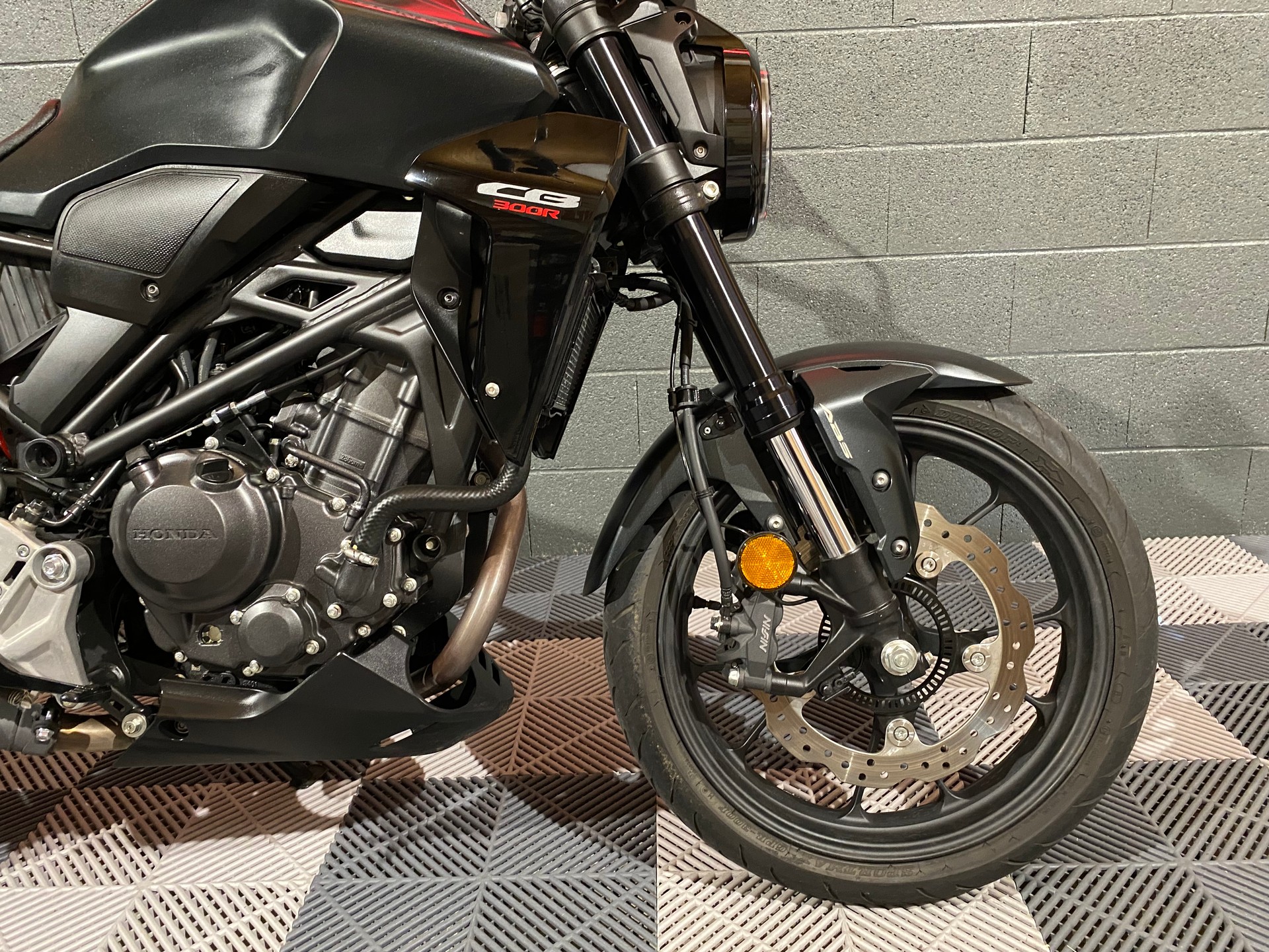 HONDA CB 300 R-image-2