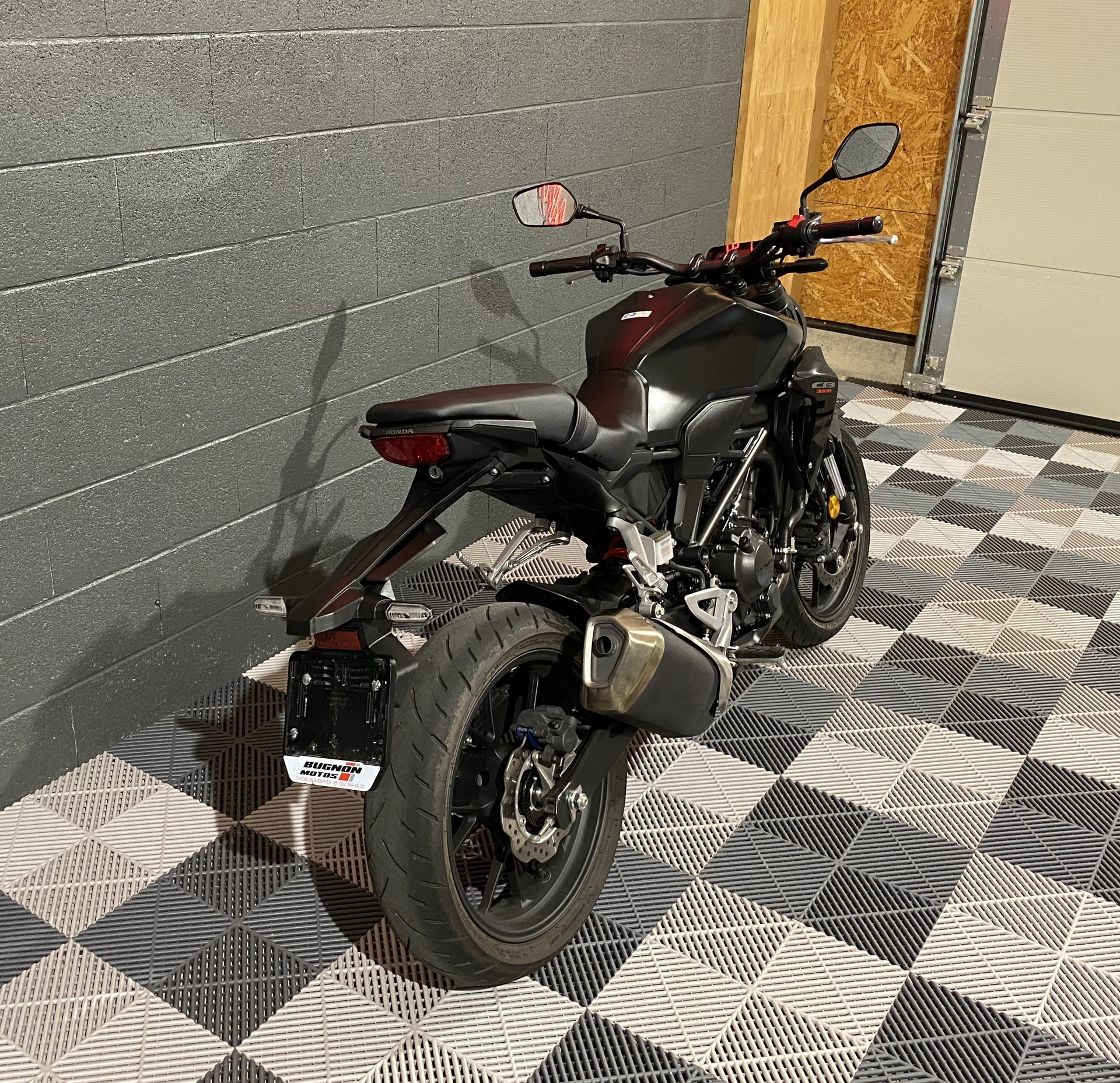 HONDA CB 300 R-image-4