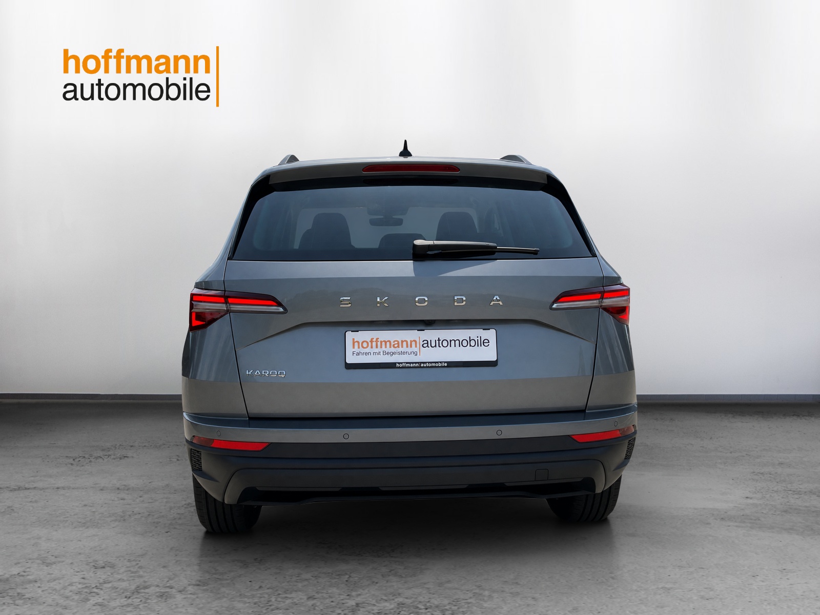SKODA Karoq 1.5 TSI Dynamic DSG-image-4