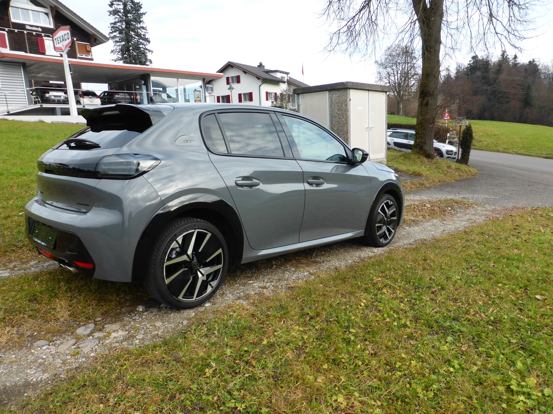 PEUGEOT 208 1.2 MHEV 145 GT-image-5
