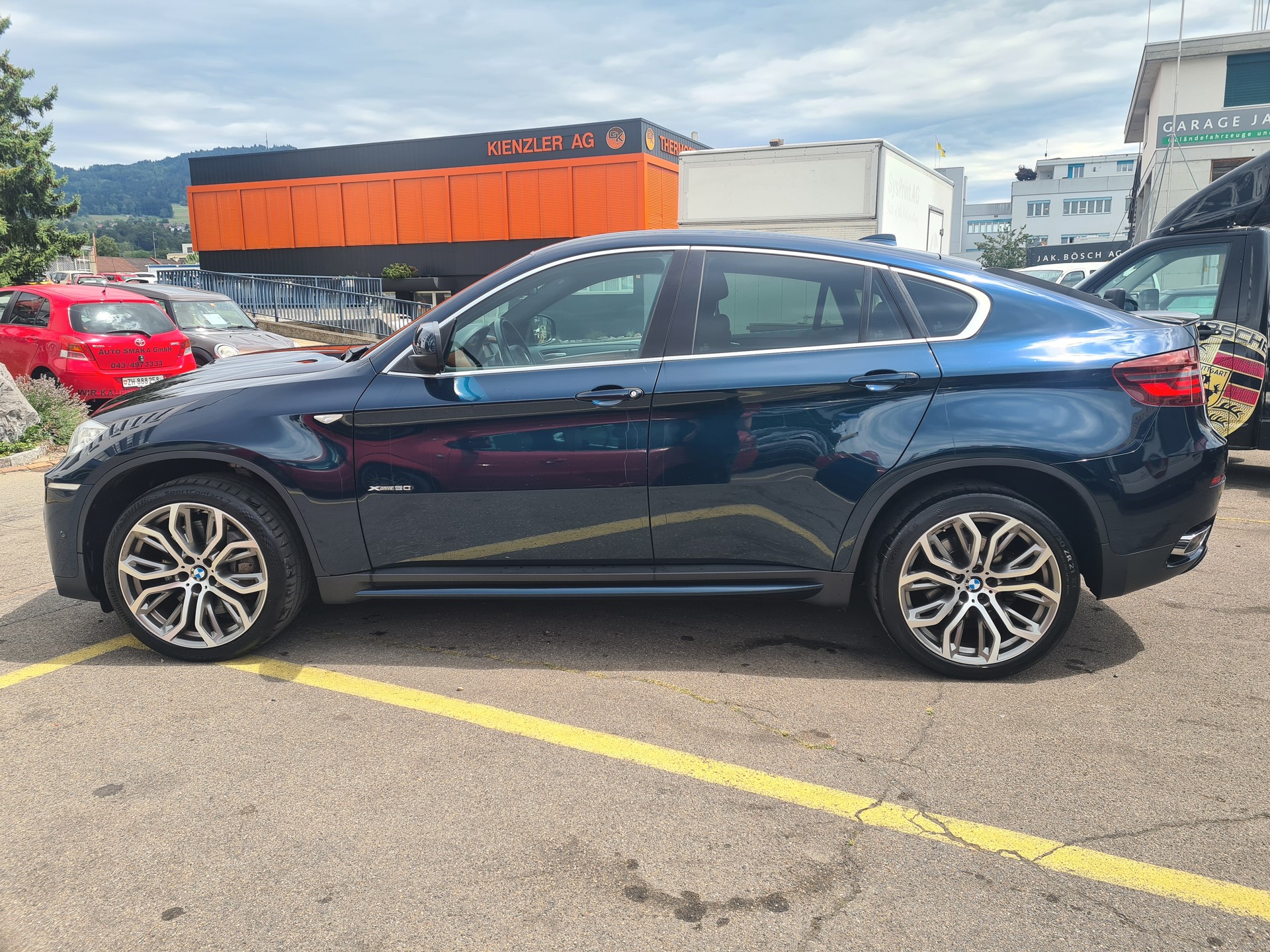BMW X6 xDrive 50i Steptronic-showroom-element-3