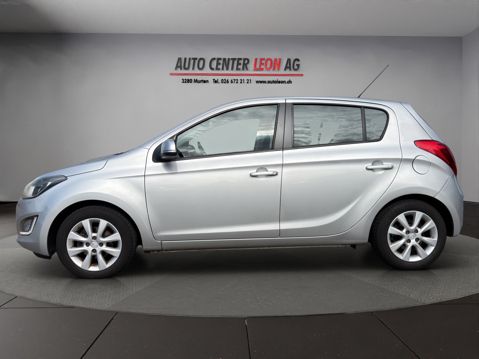 HYUNDAI i20 1.4 Premium Automatic-showroom-element-2
