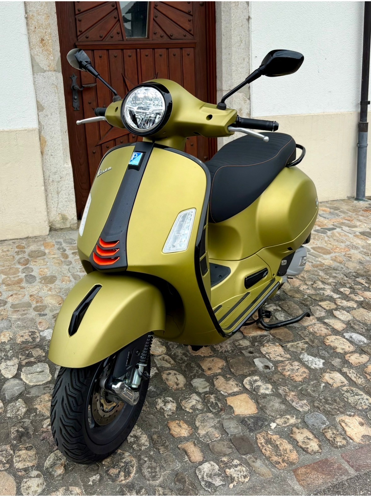 PIAGGIO Vespa GTS 125 Super ABS Garantie neuwertig-image-1