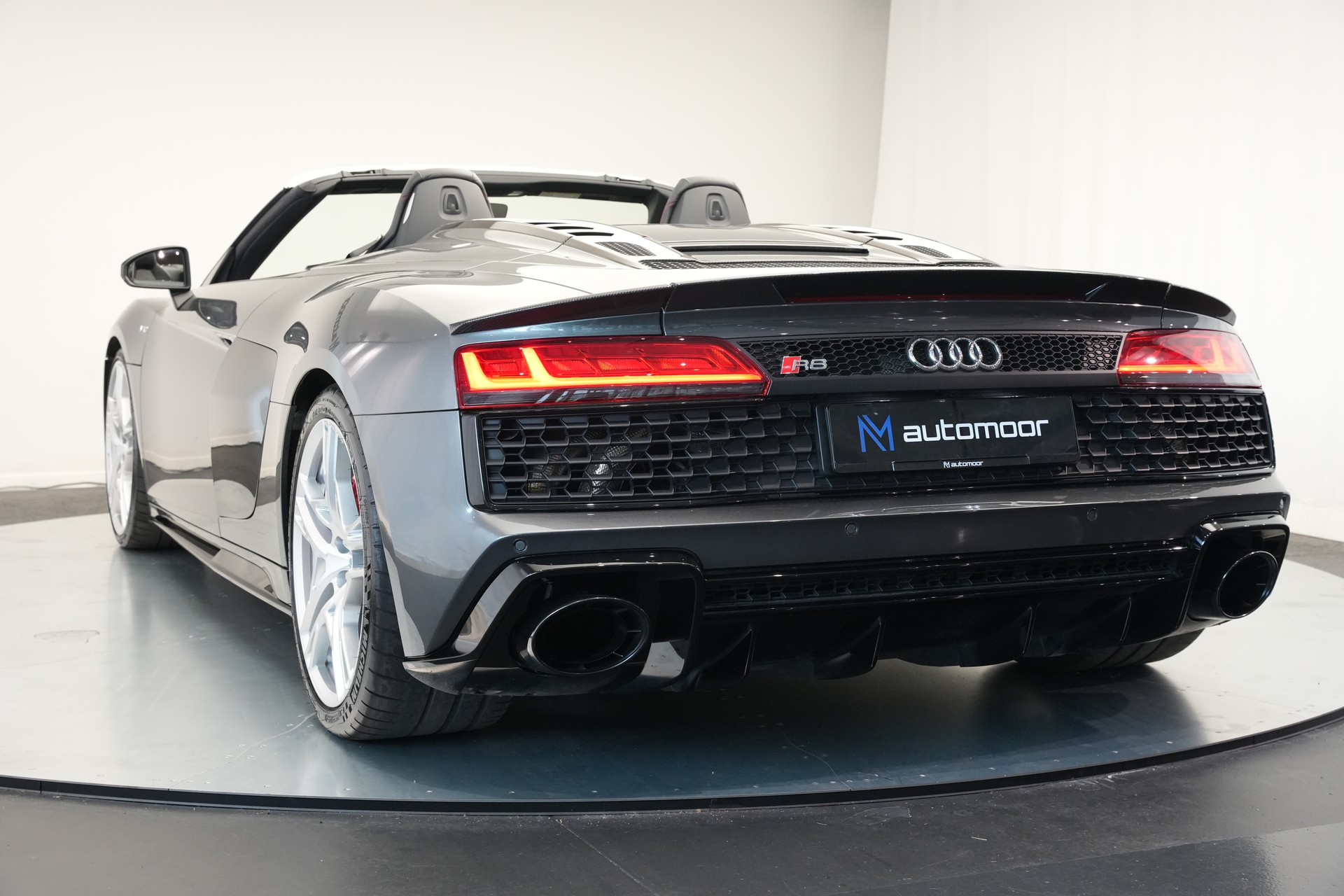 AUDI R8 Spyder performance S-Tronic *Carbon* *B&O*-image-37