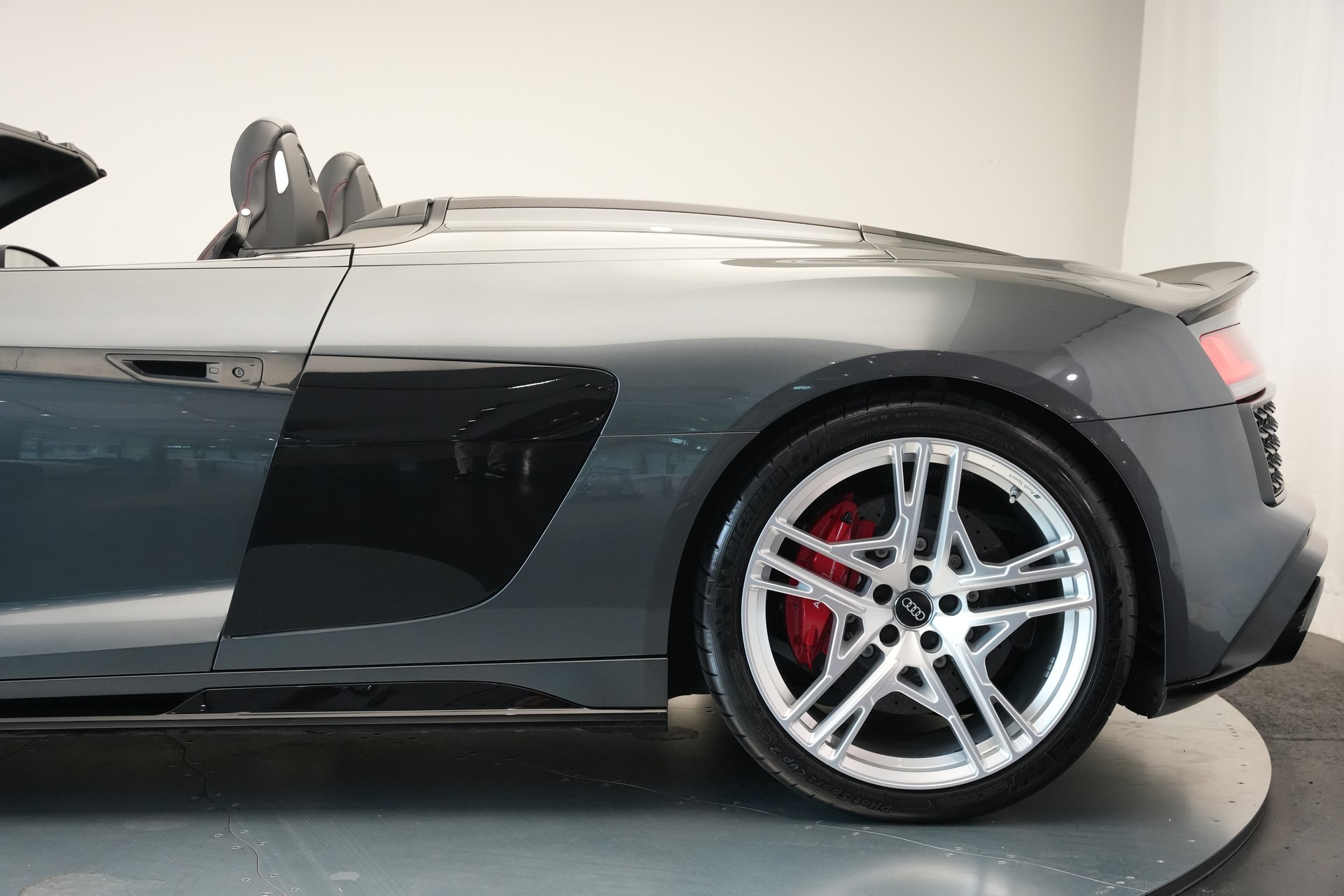 AUDI R8 Spyder performance S-Tronic *Carbon* *B&O*-image-41
