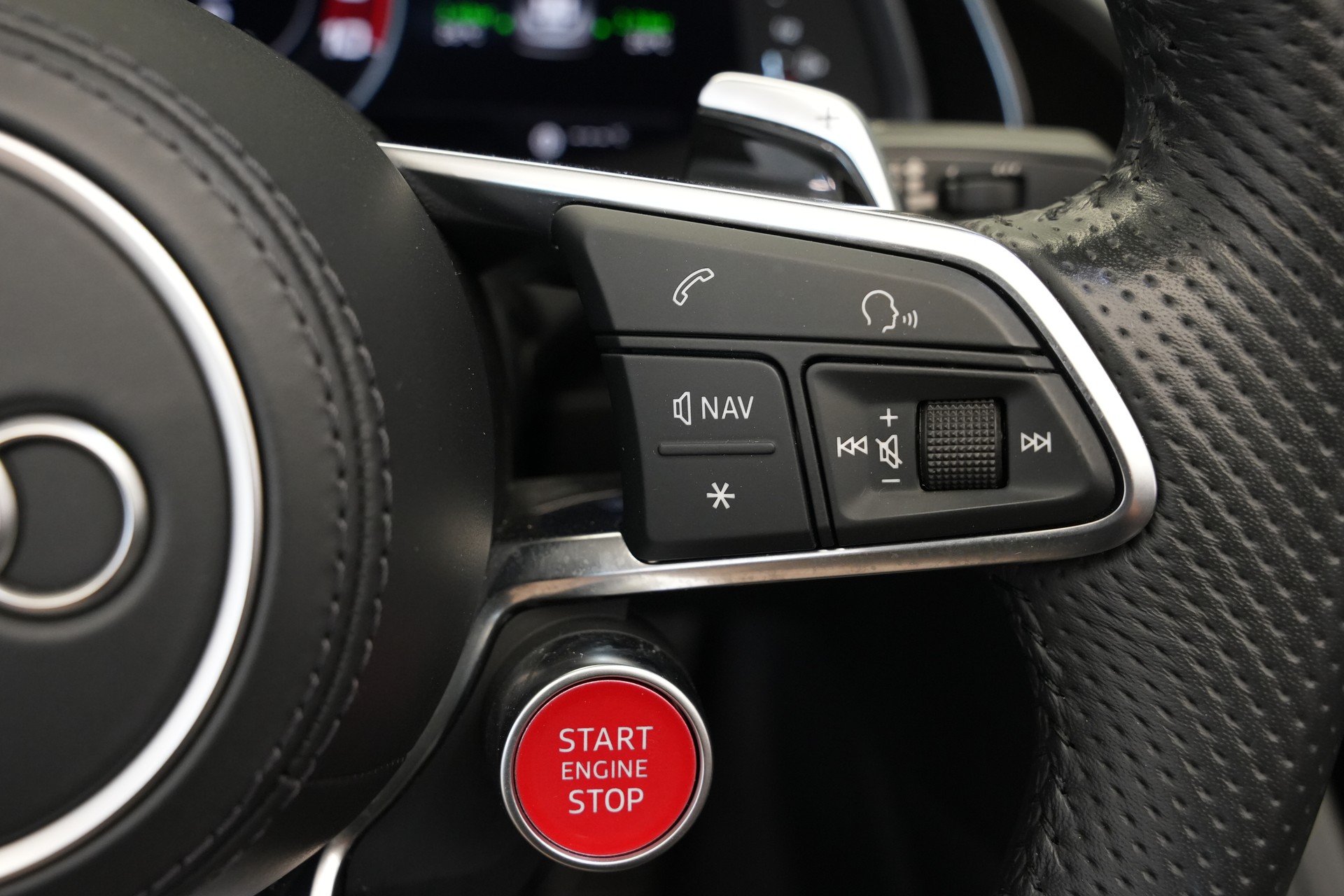 AUDI R8 Spyder performance S-Tronic *Carbon* *B&O*-image-25