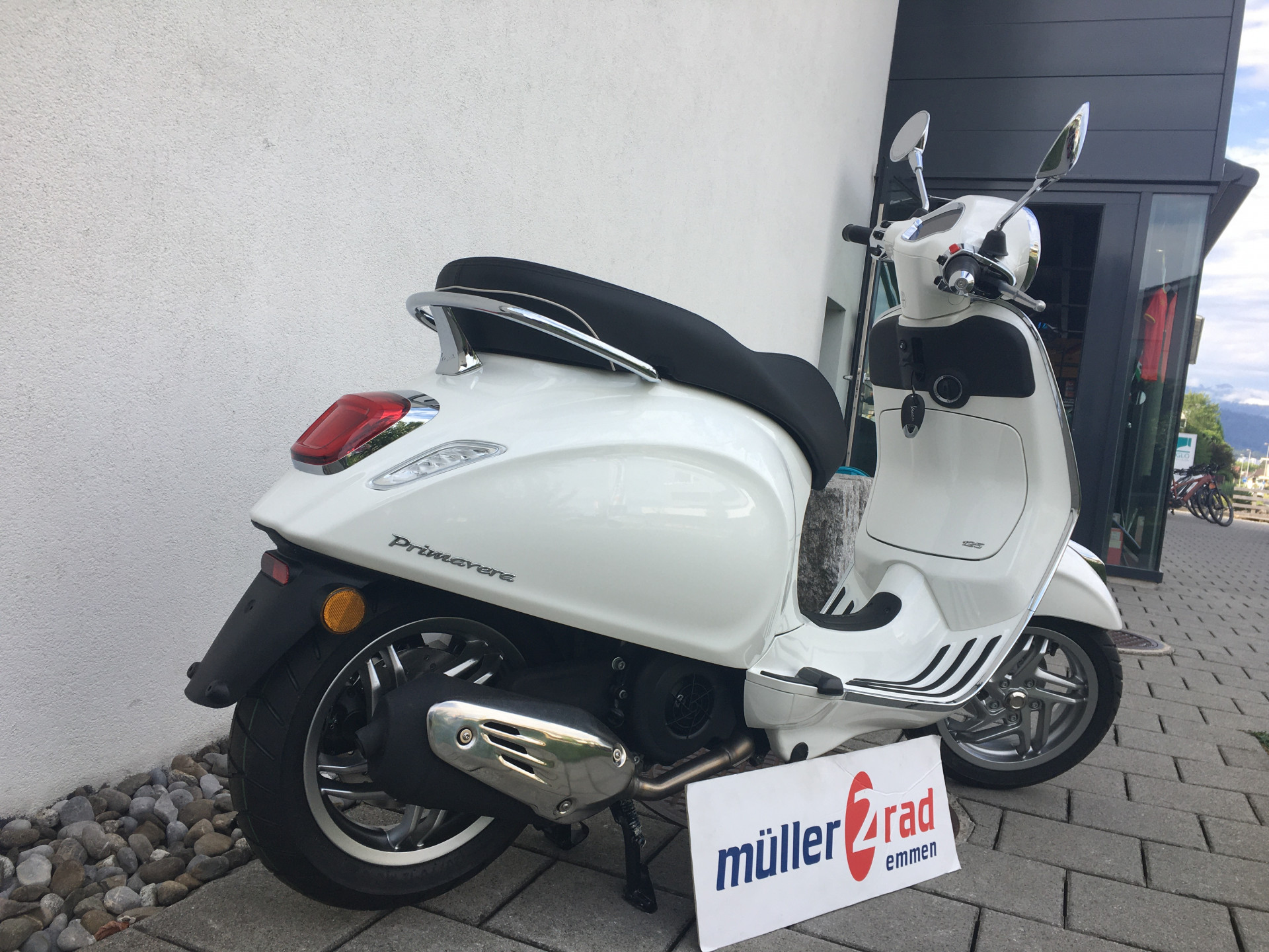 PIAGGIO Vespa Primavera 125-showroom-element-2
