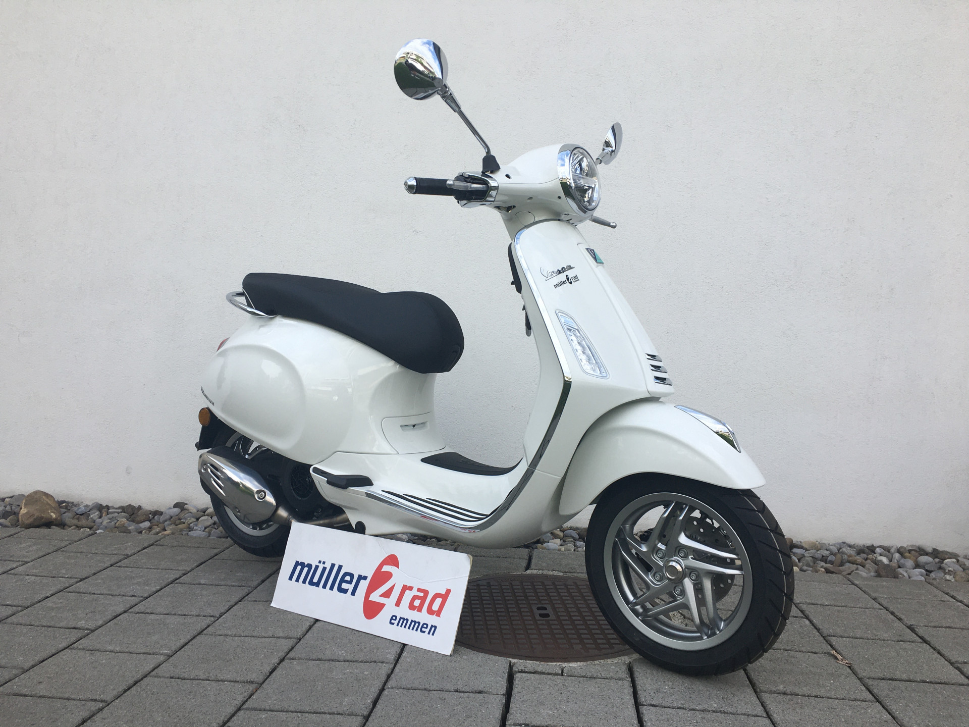 PIAGGIO Vespa Primavera 125-showroom-element-1