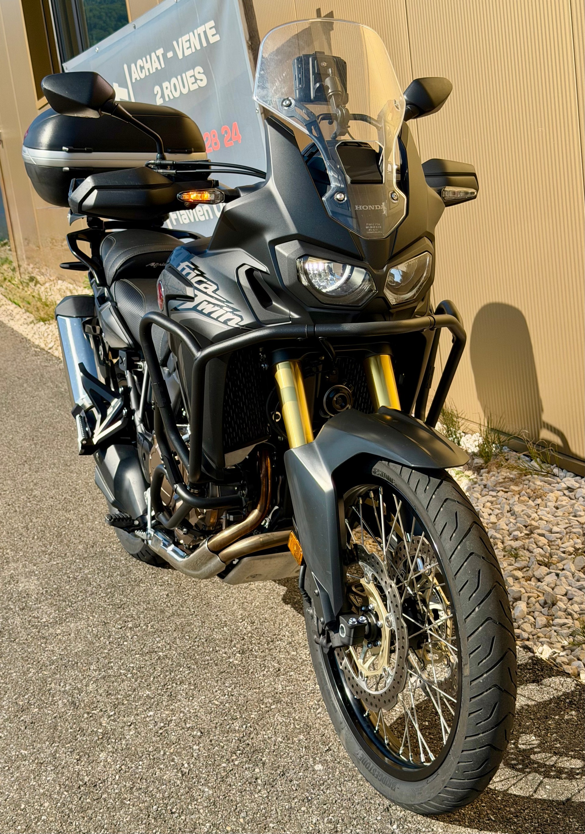 HONDA CRF 1000A Africa Twin-image-0