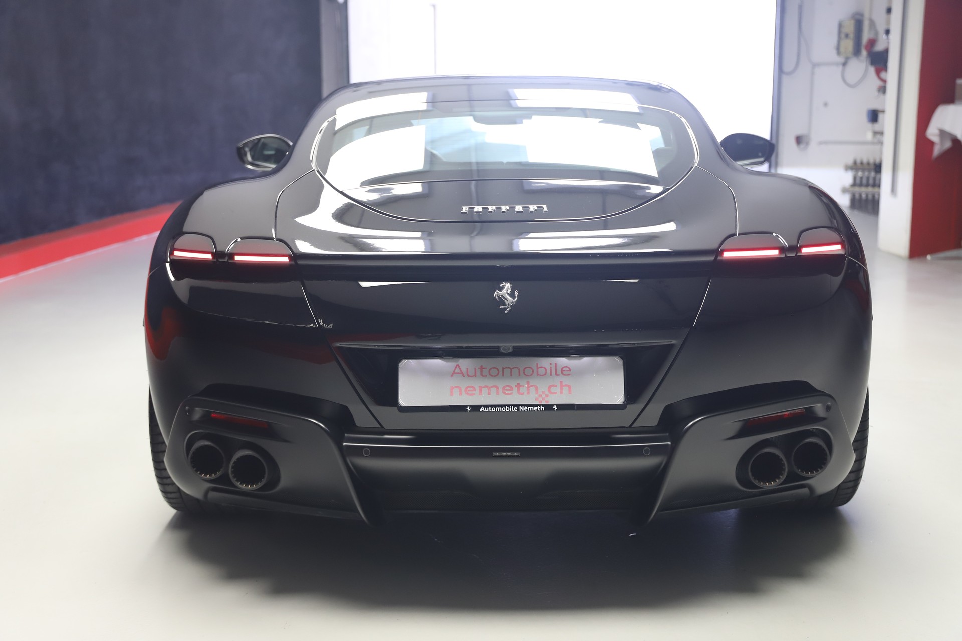 FERRARI Roma 3.9 V8 T-showroom-element-3