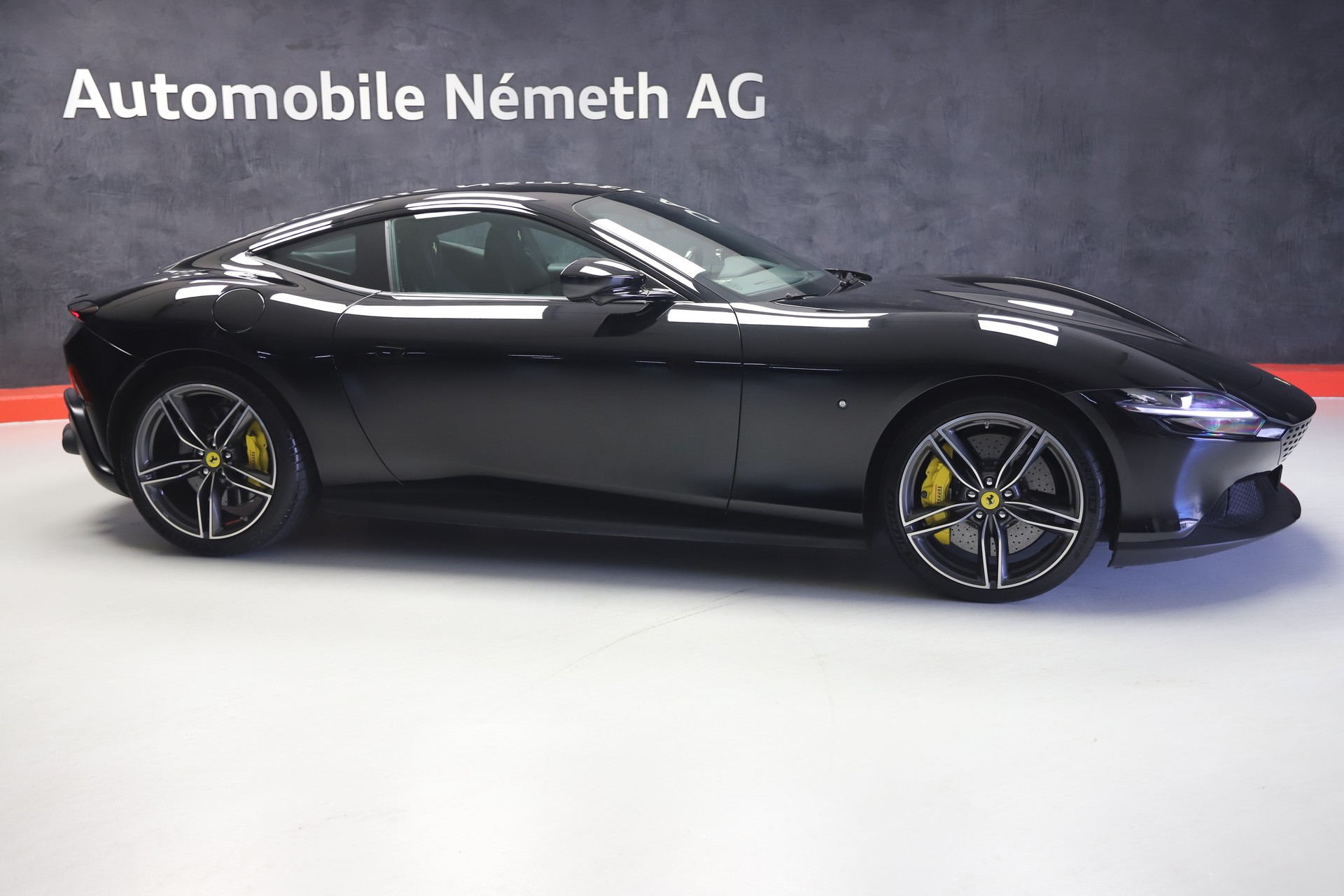 FERRARI Roma 3.9 V8 T-showroom-element-1