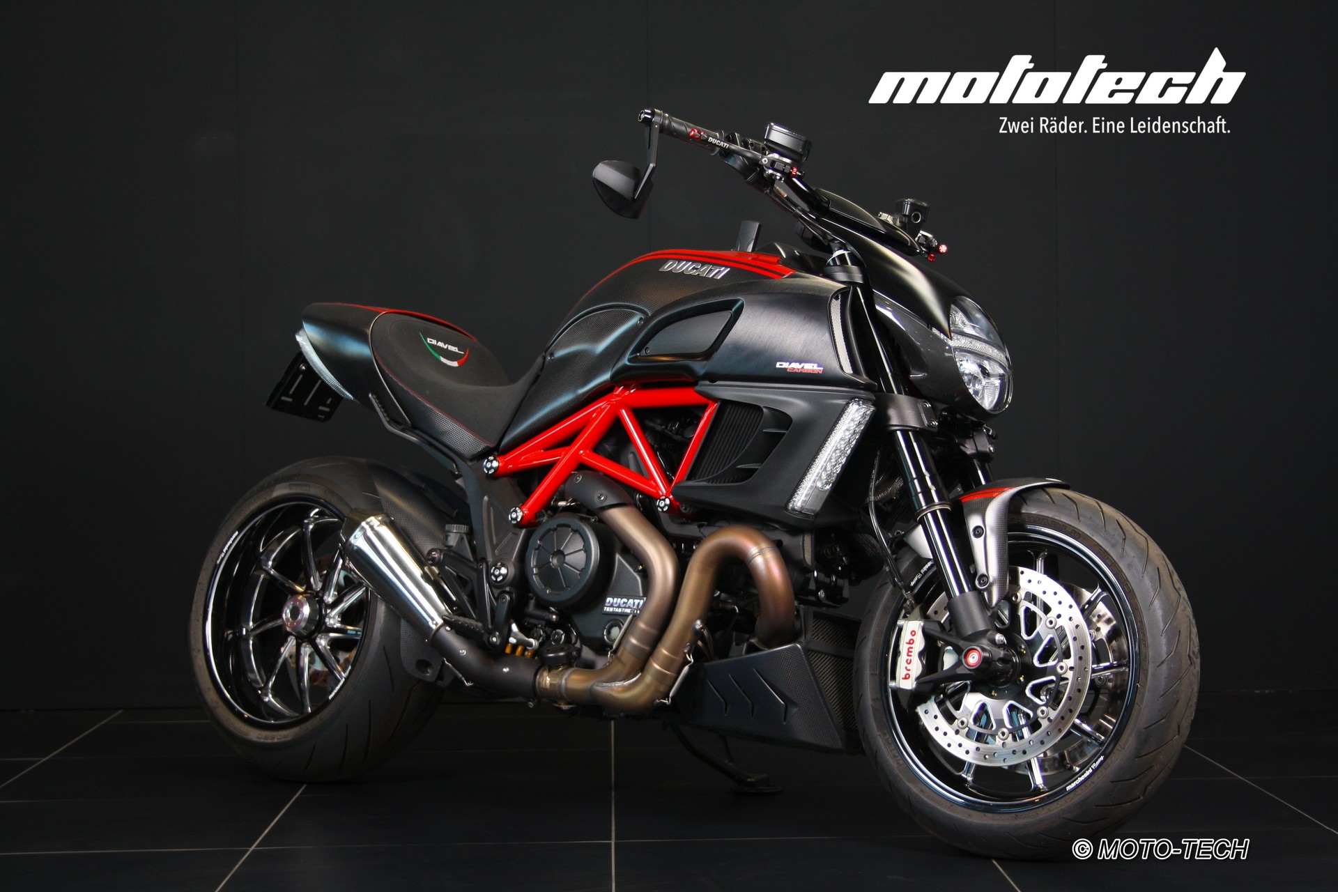 DUCATI Diavel Carbon-image-0