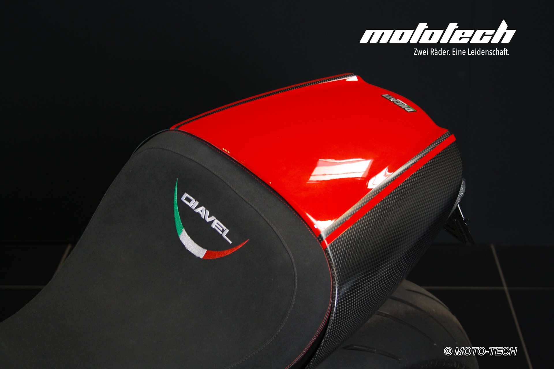 DUCATI Diavel Carbon-image-7