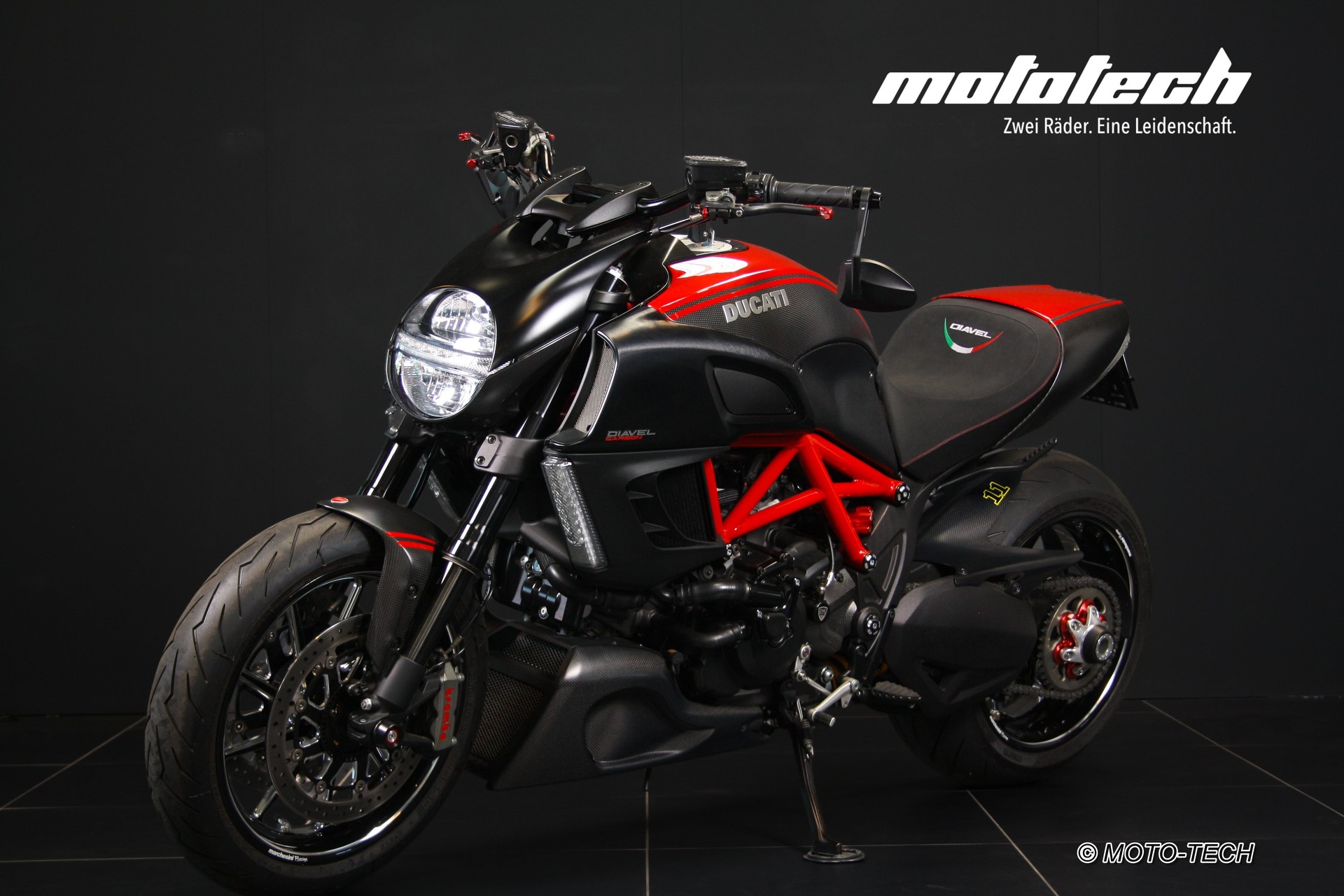 DUCATI Diavel Carbon-image-5
