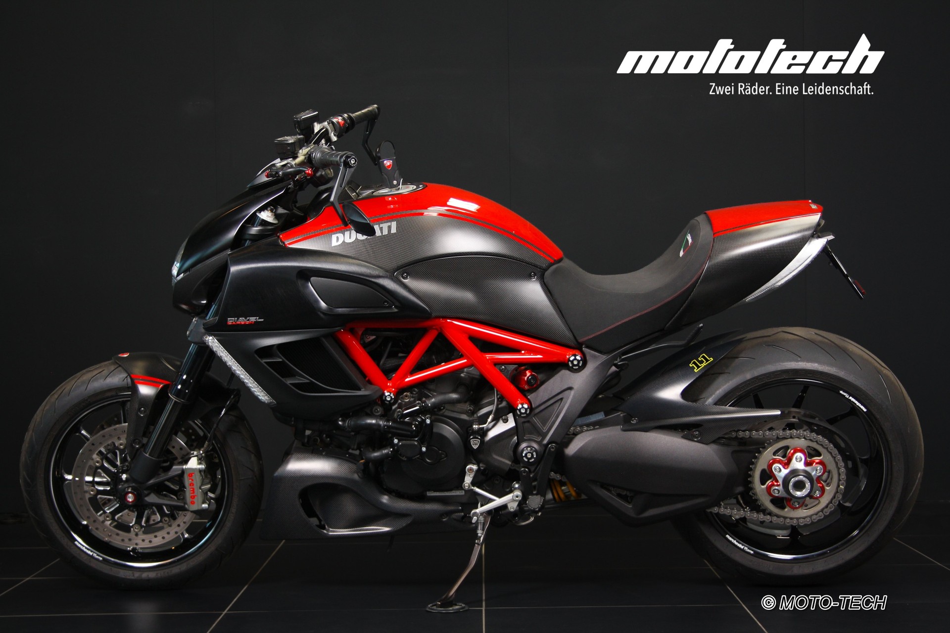 DUCATI Diavel Carbon-image-4