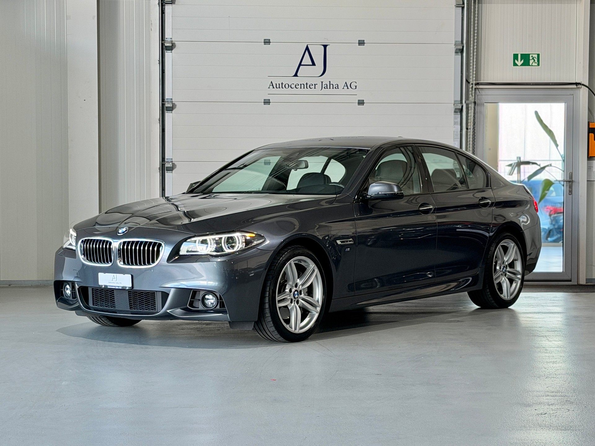 BMW 530d xDrive M Sport Steptronic (CH)-showroom-element-2