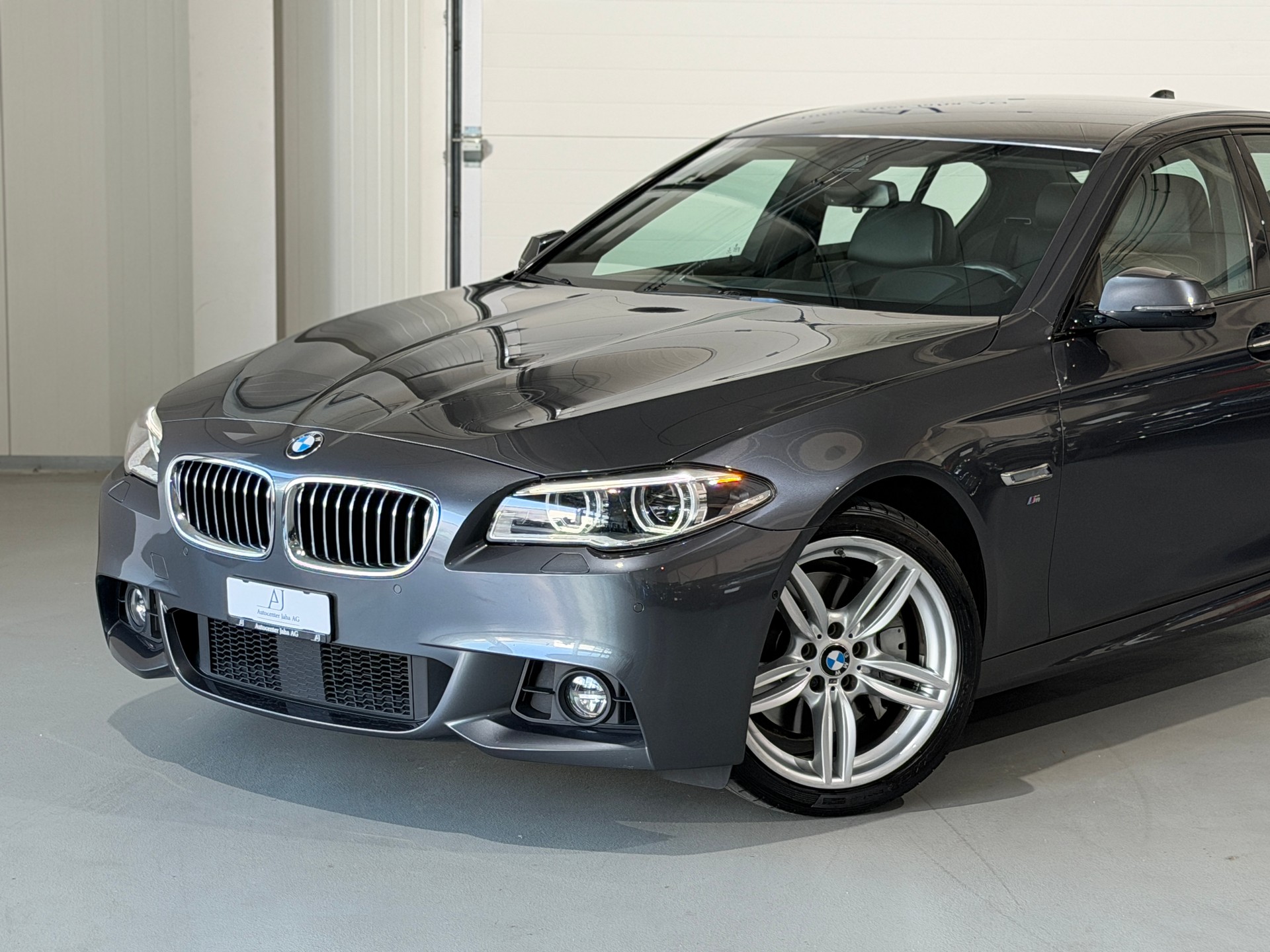BMW 530d xDrive M Sport Steptronic (CH)-showroom-element-1