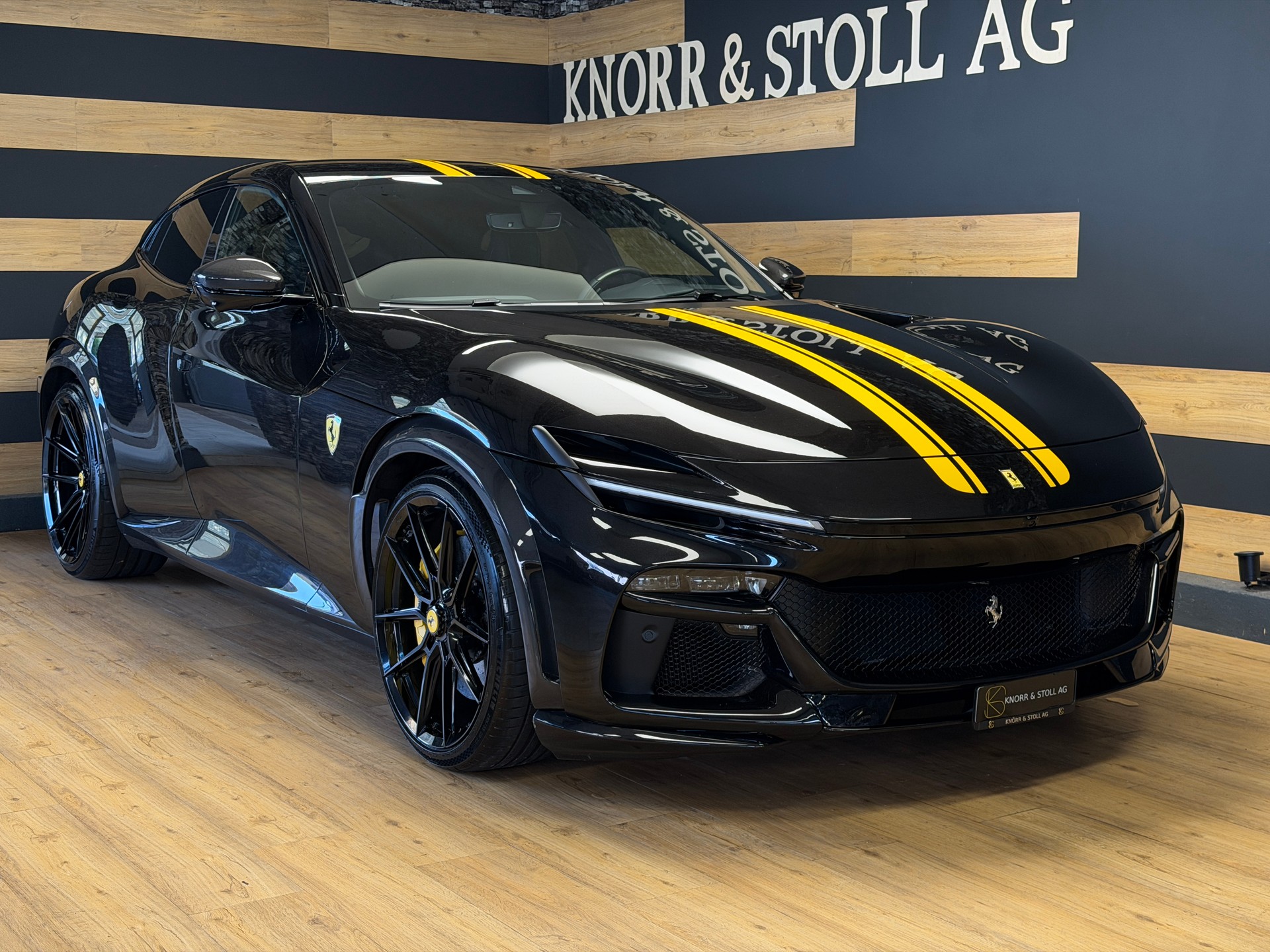 FERRARI Purosangue 6.5 V12-showroom-element-2