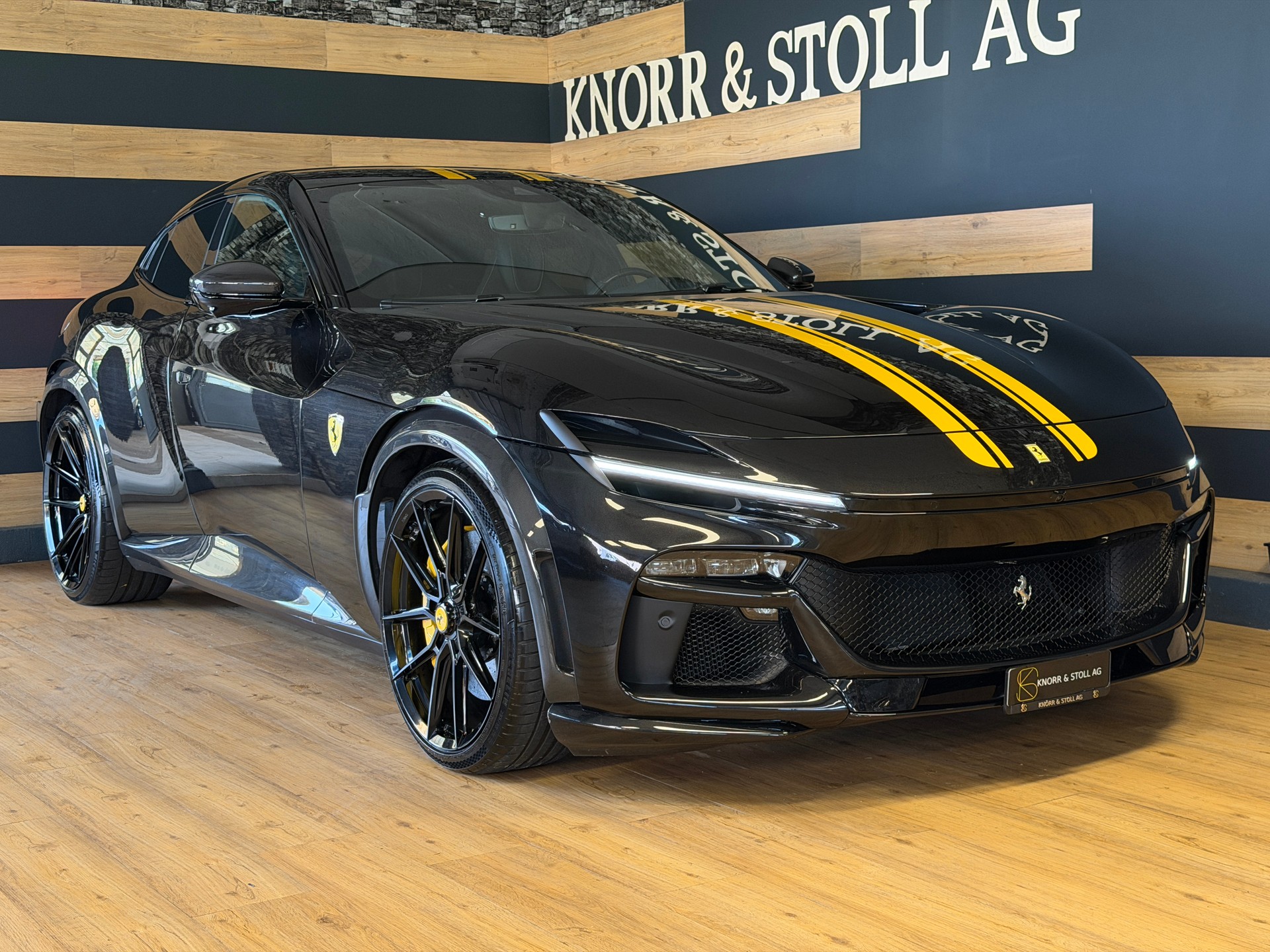 FERRARI Purosangue 6.5 V12-showroom-element-3