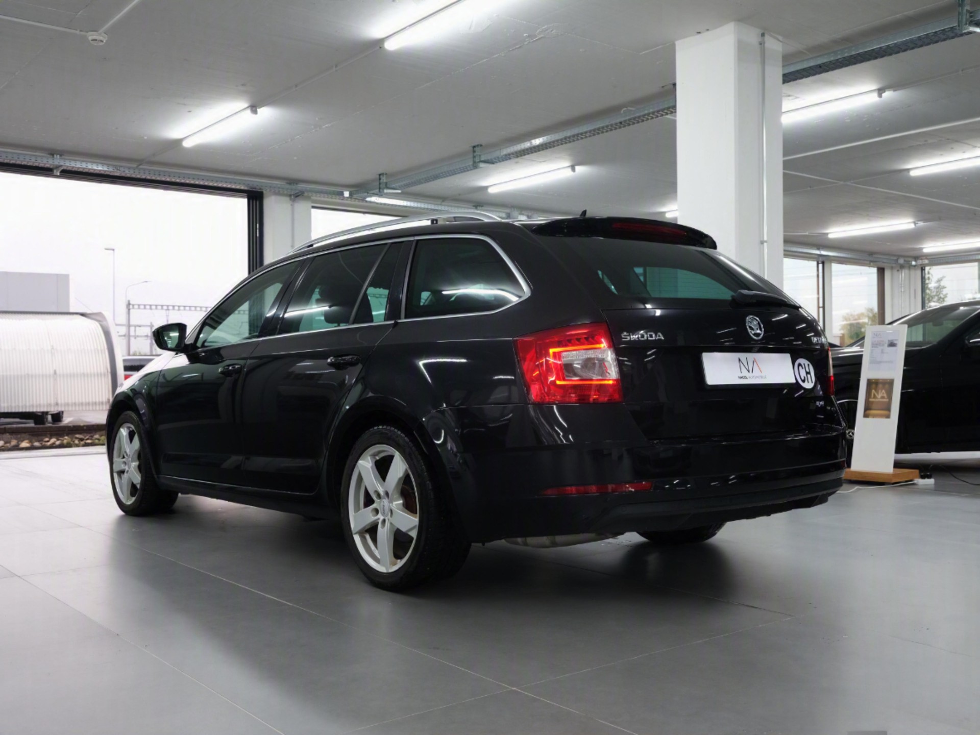 SKODA Octavia Combi 2.0 TSI Ambition 4x4 DSG *Panorama* *360 Kamera* *Facelift*-image-4