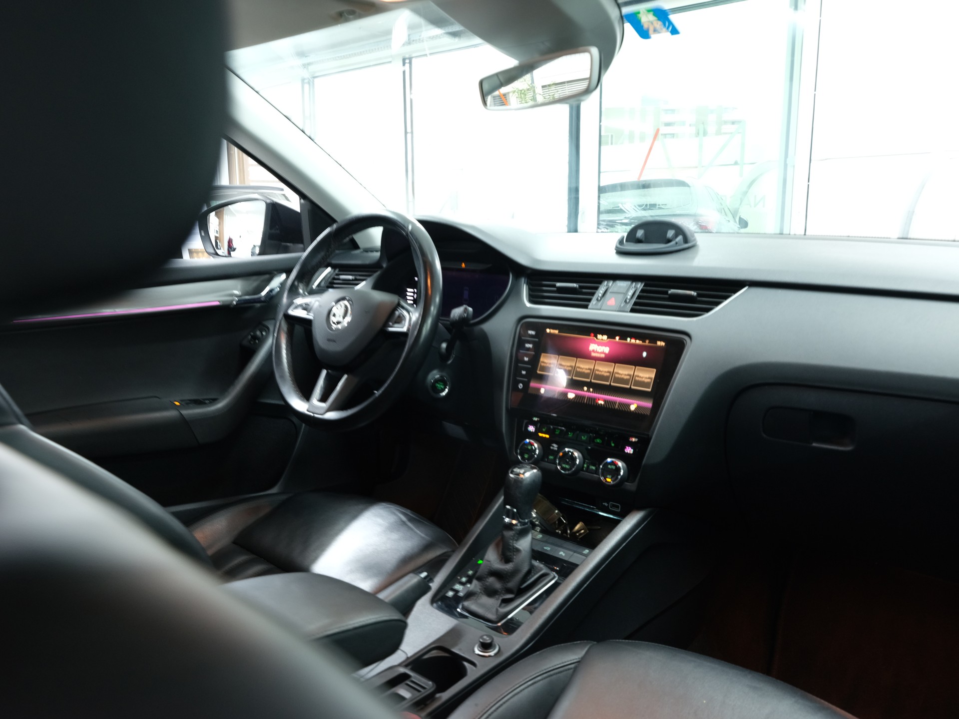 SKODA Octavia Combi 2.0 TSI Ambition 4x4 DSG *Panorama* *360 Kamera* *Facelift*-image-22