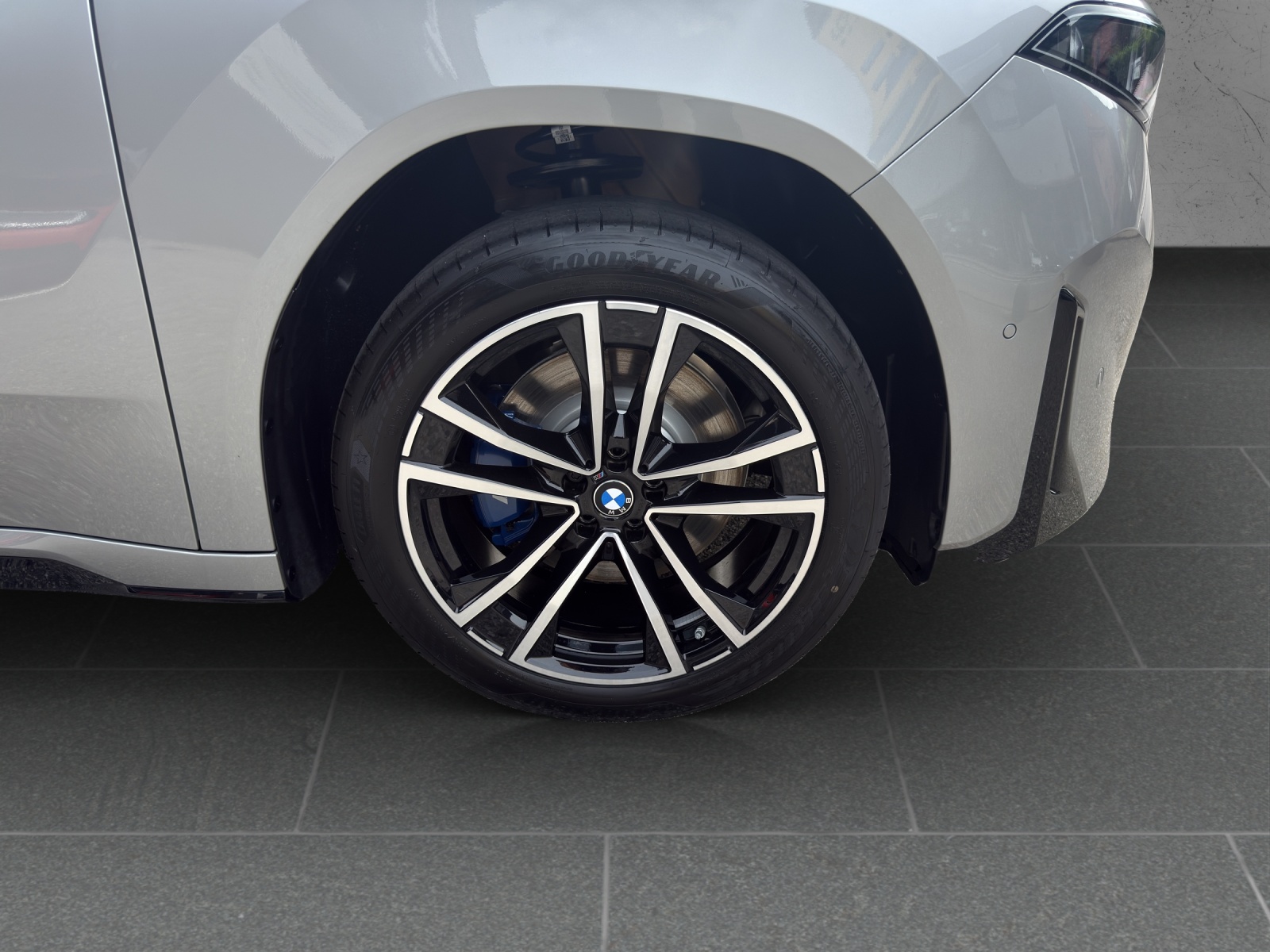 BMW iX3 40 M Sport-image-9