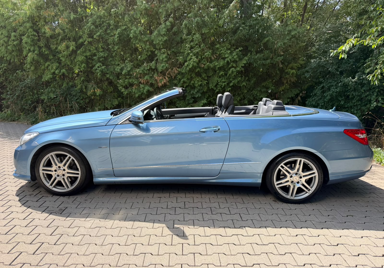 MERCEDES-BENZ E 350 CGI BlueEfficiency 7G-Tronic AMG Line-showroom-element-3
