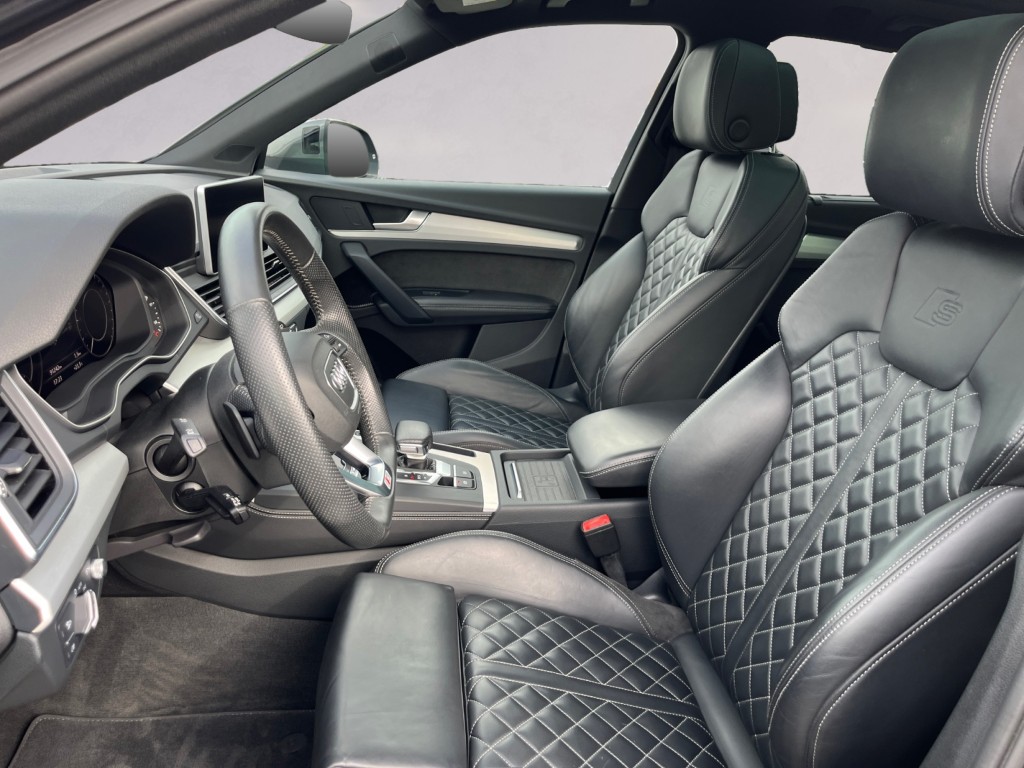 AUDI Q5 55 TFSI e sport quattro-image-9
