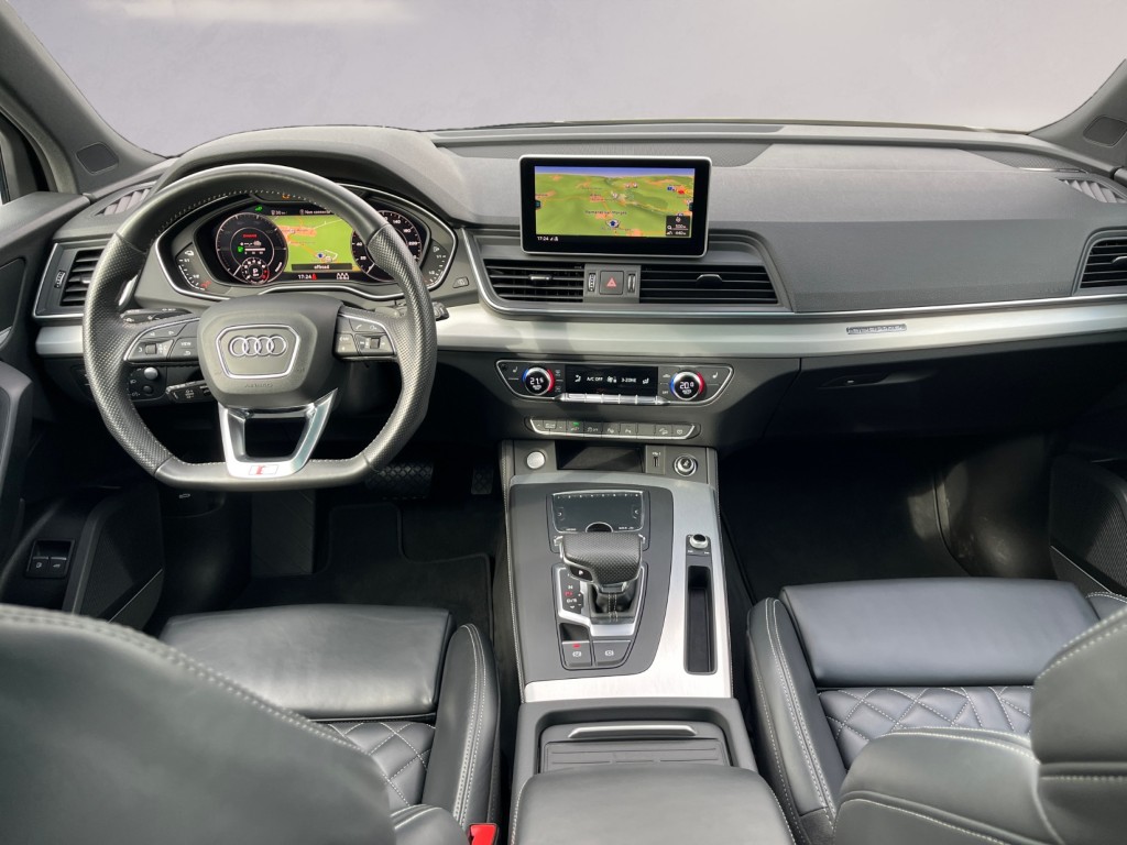 AUDI Q5 55 TFSI e sport quattro-image-11